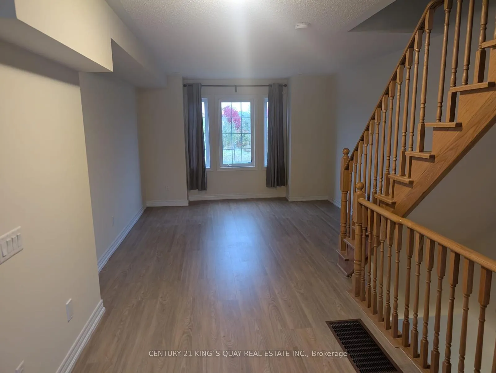 Photo 3 of 9960 McCowan Road, Markham, Berczy — HOMEH