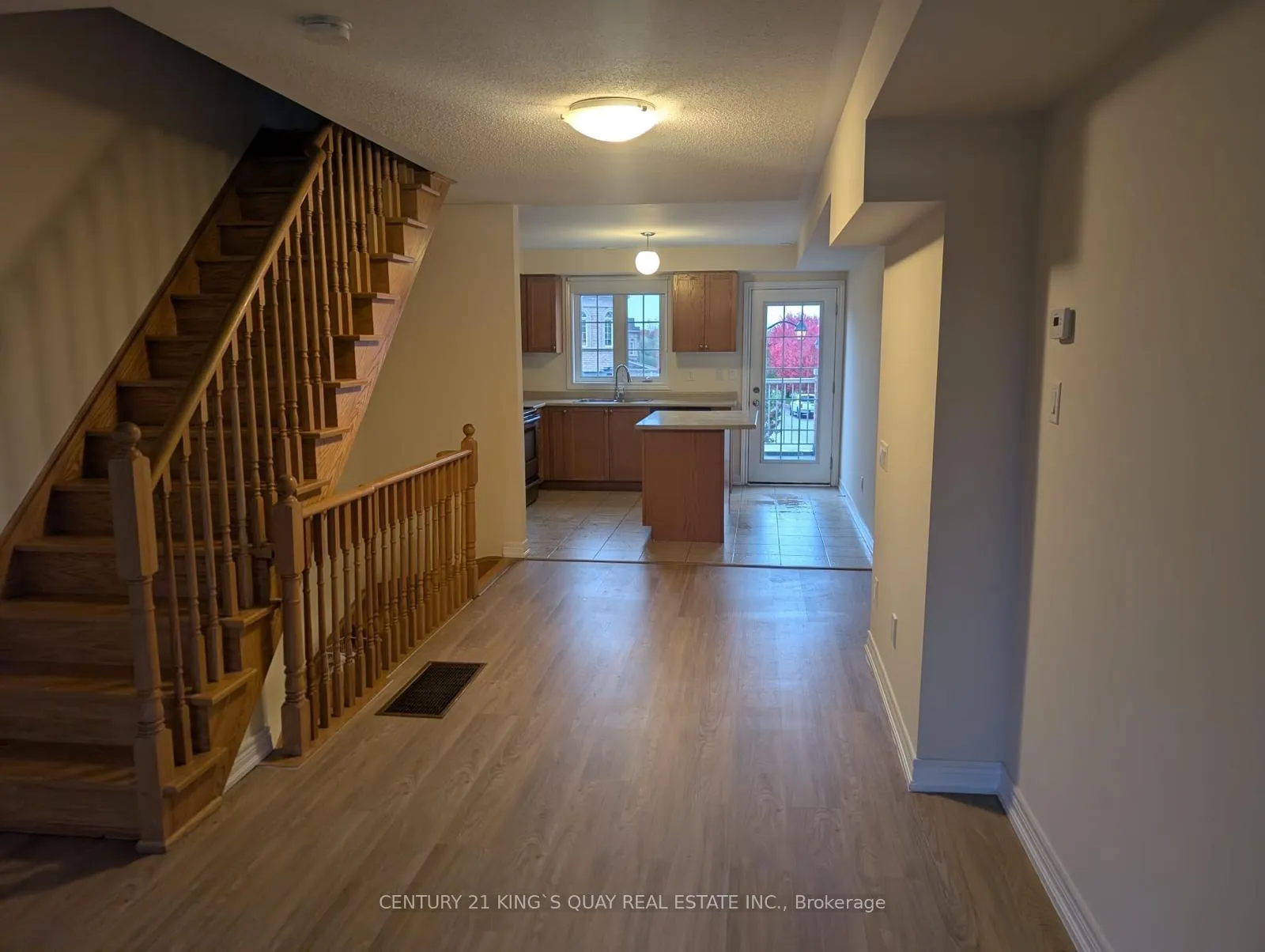 Photo 5 of 9960 McCowan Road, Markham, Berczy — HOMEH