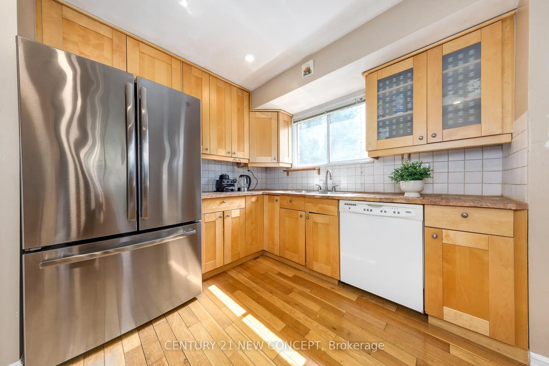 Photo 13 of 3028 Eva Drive, Burlington, Roseland — HOMEH