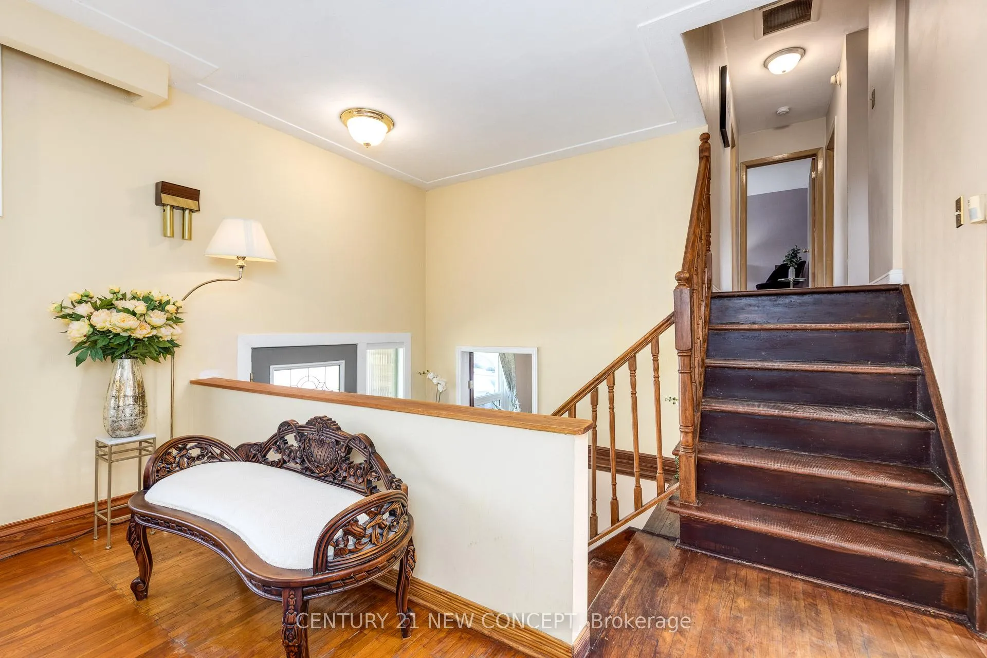Photo 15 of 3028 Eva Drive, Burlington, Roseland — HOMEH