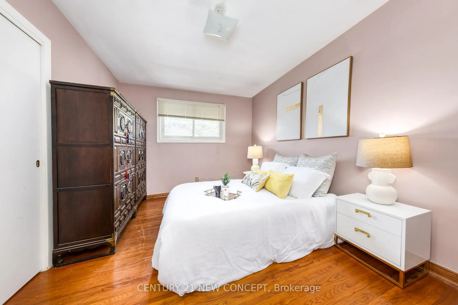 Photo 18 of 3028 Eva Drive, Burlington, Roseland — HOMEH