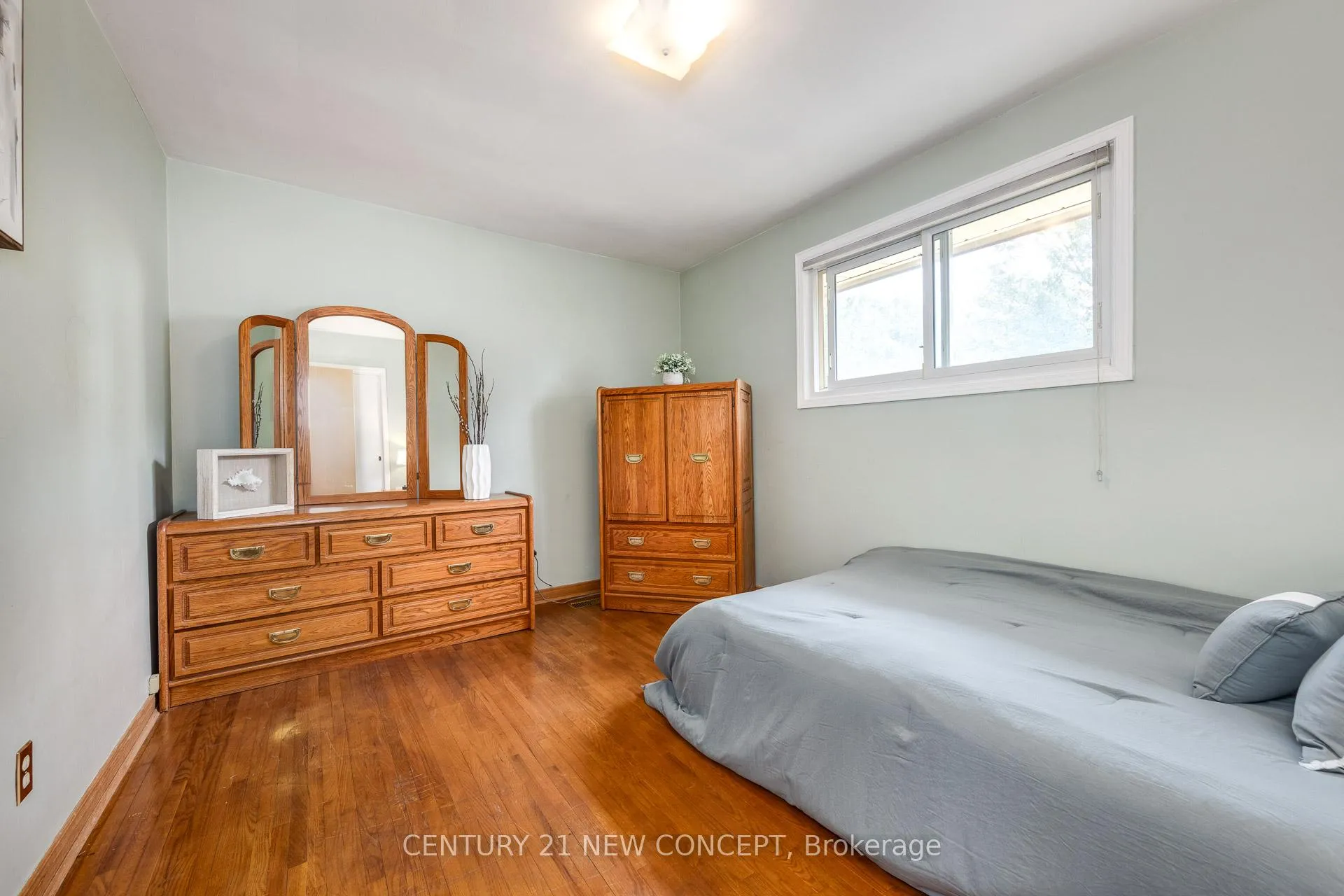 Photo 19 of 3028 Eva Drive, Burlington, Roseland — HOMEH