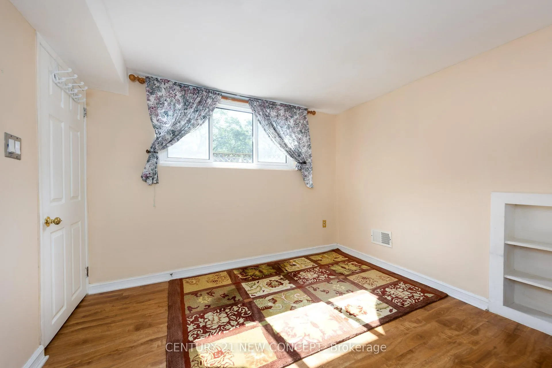 Photo 25 of 3028 Eva Drive, Burlington, Roseland — HOMEH