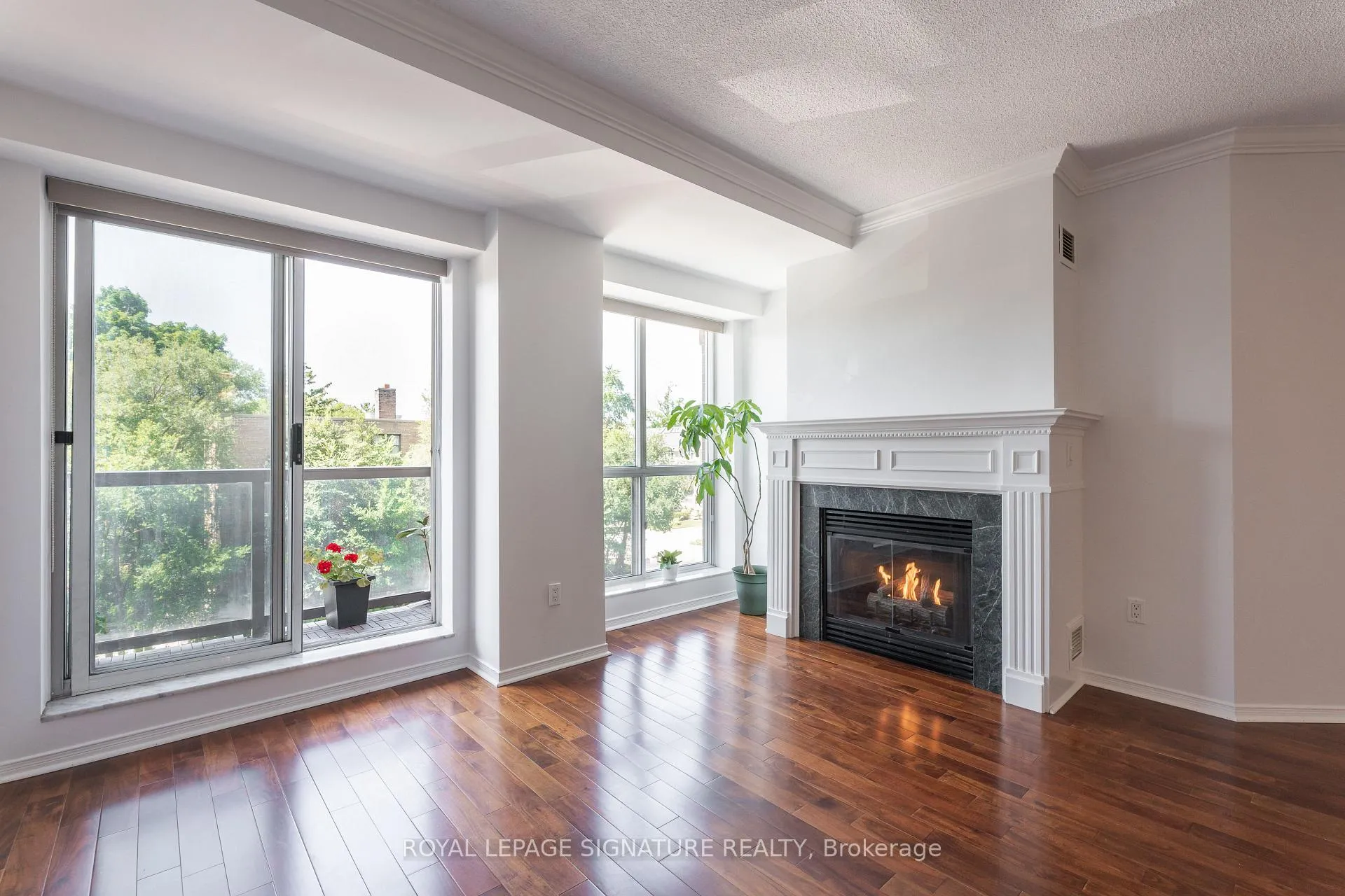 Photo 1 of Unit 401, 1818 Bayview Avenue, Toronto, Mount Pleasant East — HOMEH