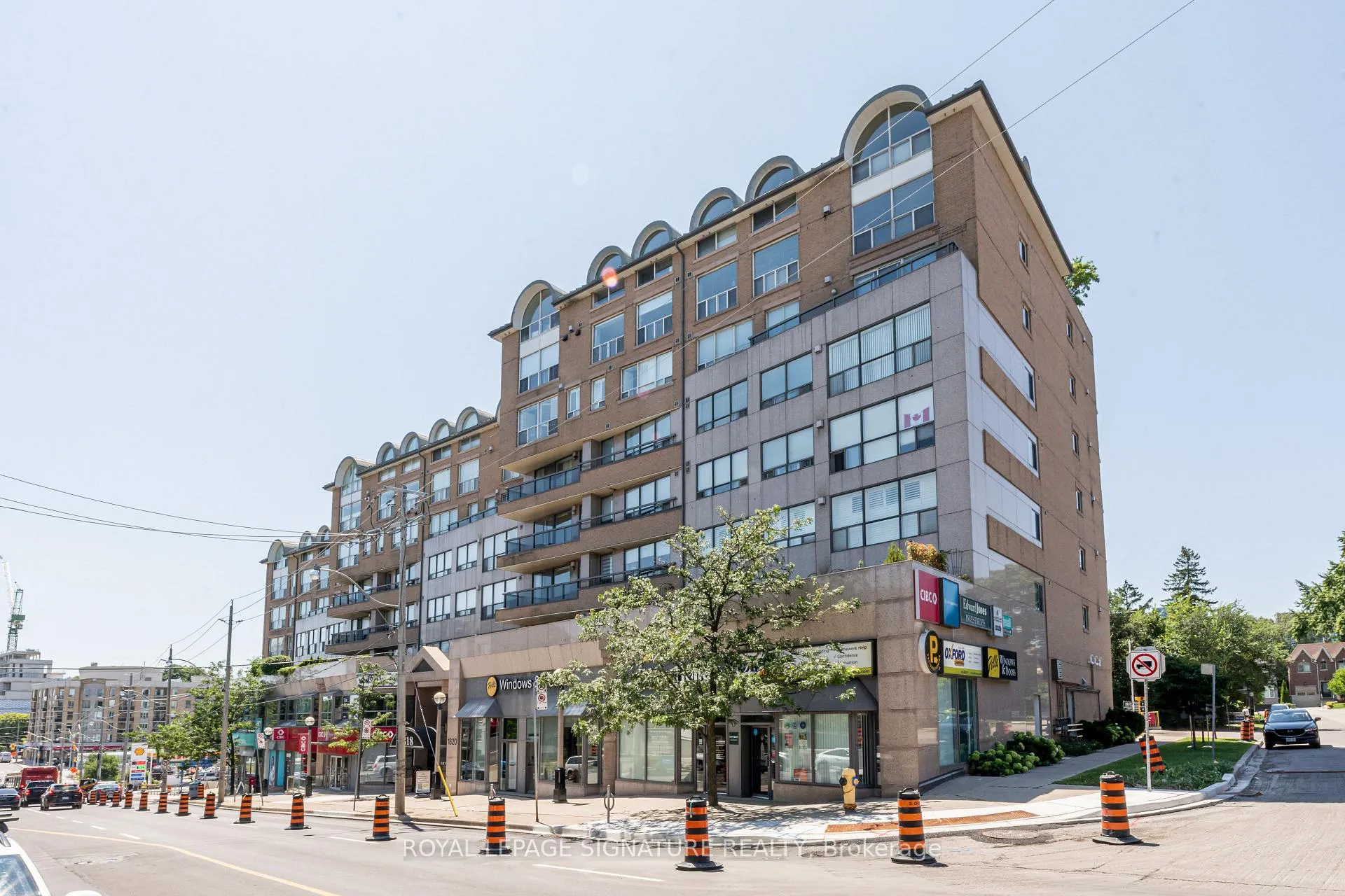 Photo 2 of Unit 401, 1818 Bayview Avenue, Toronto, Mount Pleasant East — HOMEH