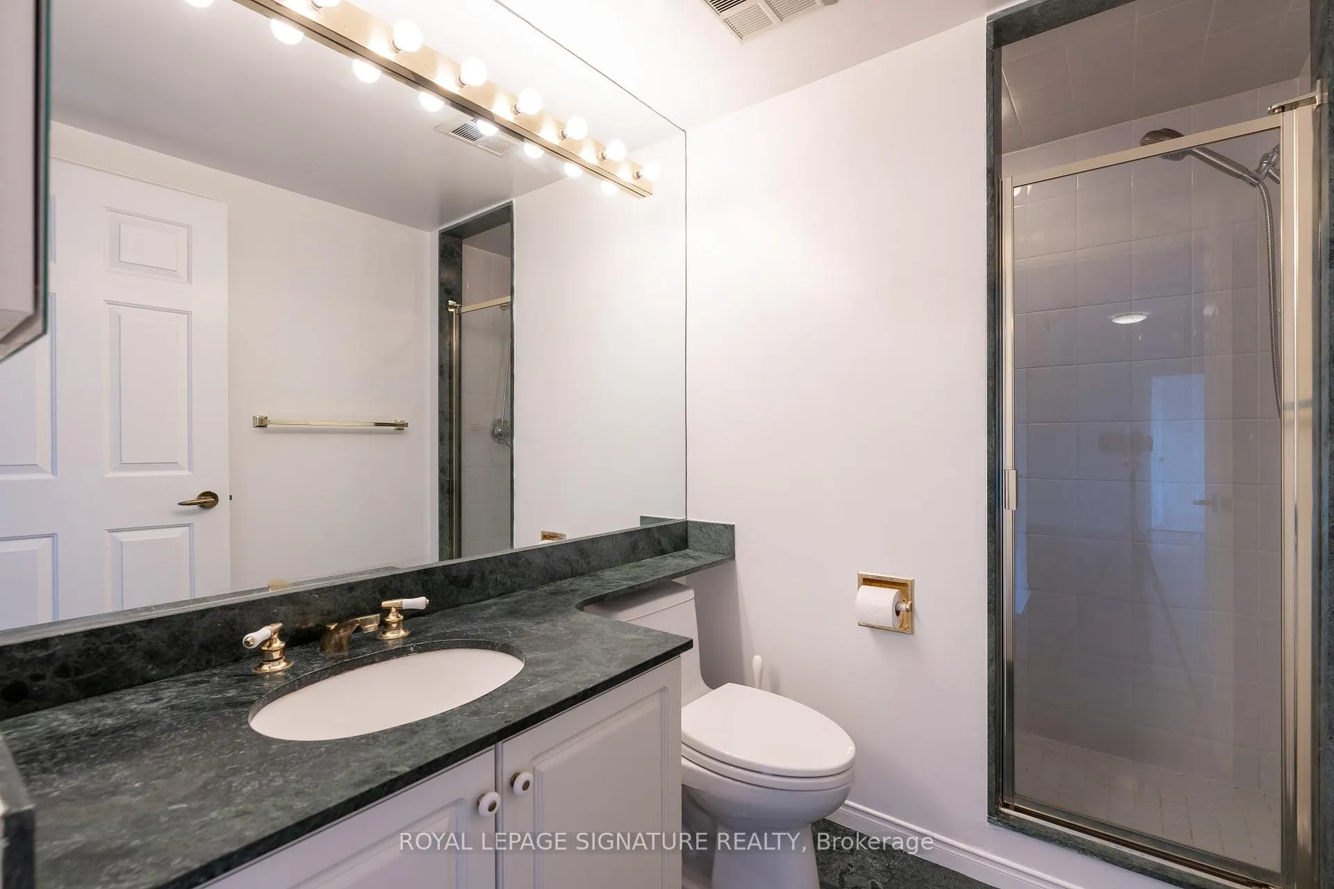 Photo 9 of Unit 401, 1818 Bayview Avenue, Toronto, Mount Pleasant East — HOMEH