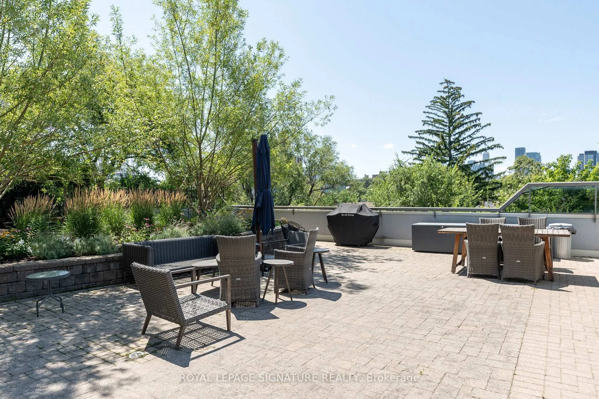 Photo 14 of Unit 401, 1818 Bayview Avenue, Toronto, Mount Pleasant East — HOMEH