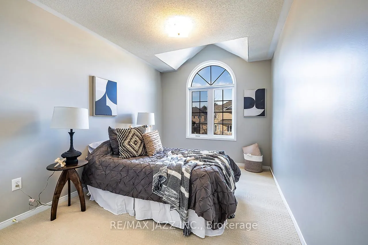 Photo 19 of 25 Summerside Avenue, Whitby, Taunton North — HOMEH