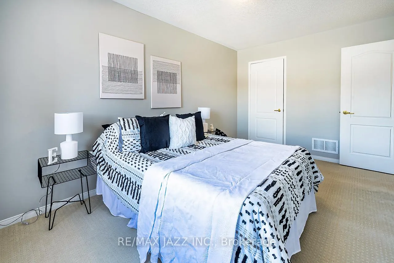 Photo 22 of 25 Summerside Avenue, Whitby, Taunton North — HOMEH