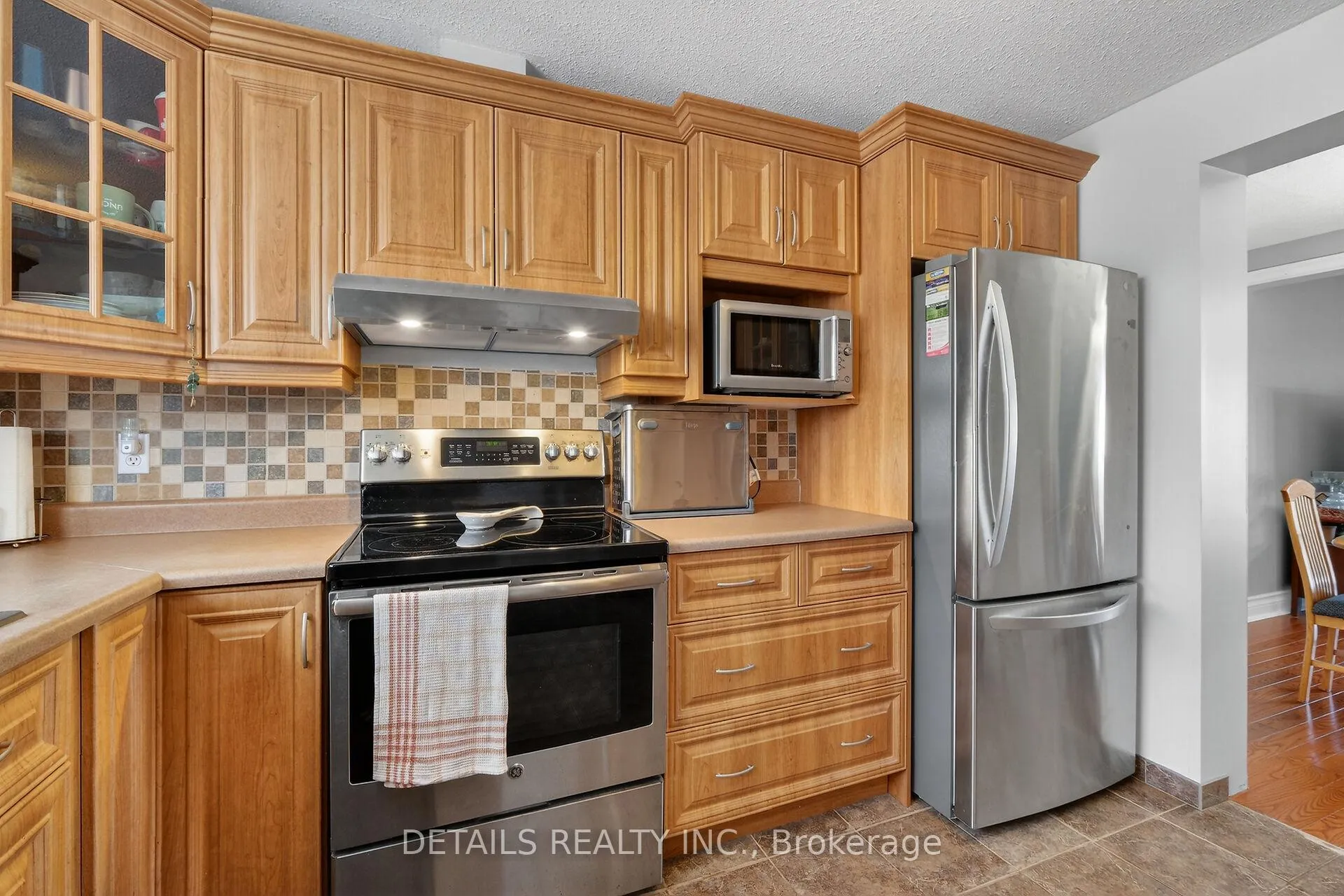 Photo 10 of 1029 Avignon Court, Ottawa, Orleans Wood — HOMEH