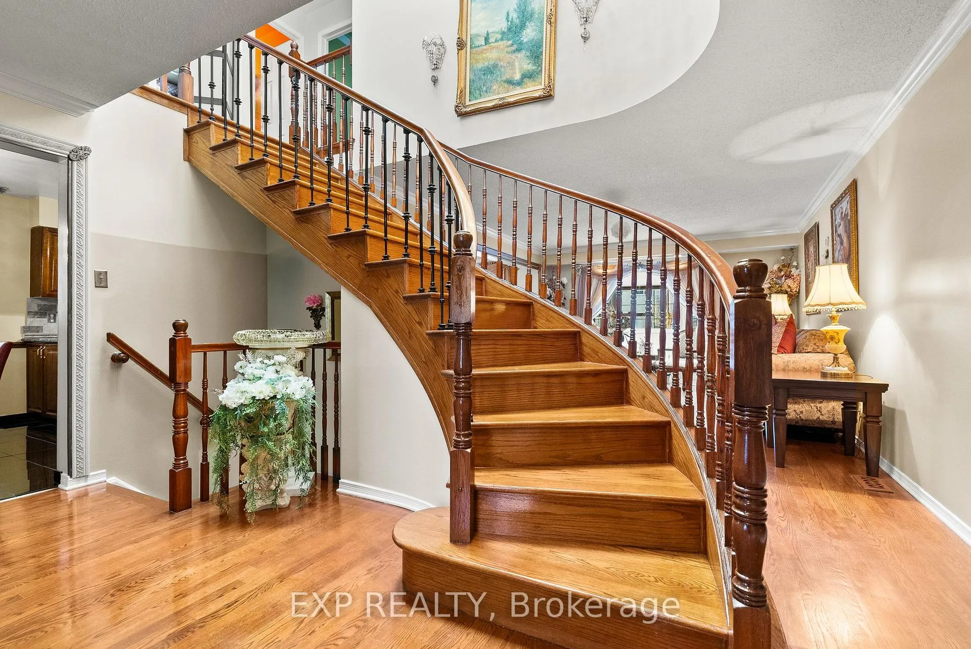 Photo 5 of 1424 Progress Place, Ottawa, Pineview — HOMEH