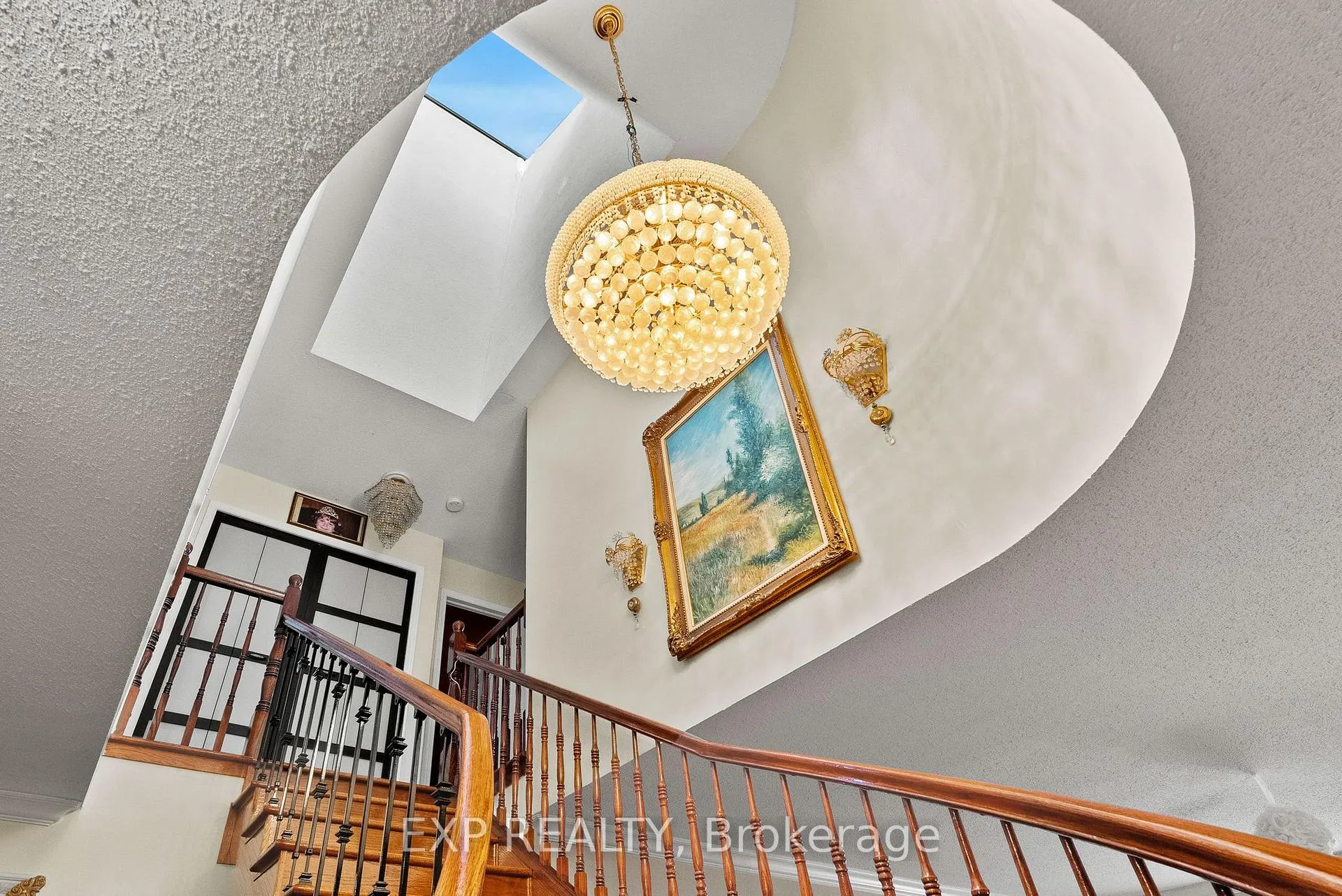 Photo 6 of 1424 Progress Place, Ottawa, Pineview — HOMEH