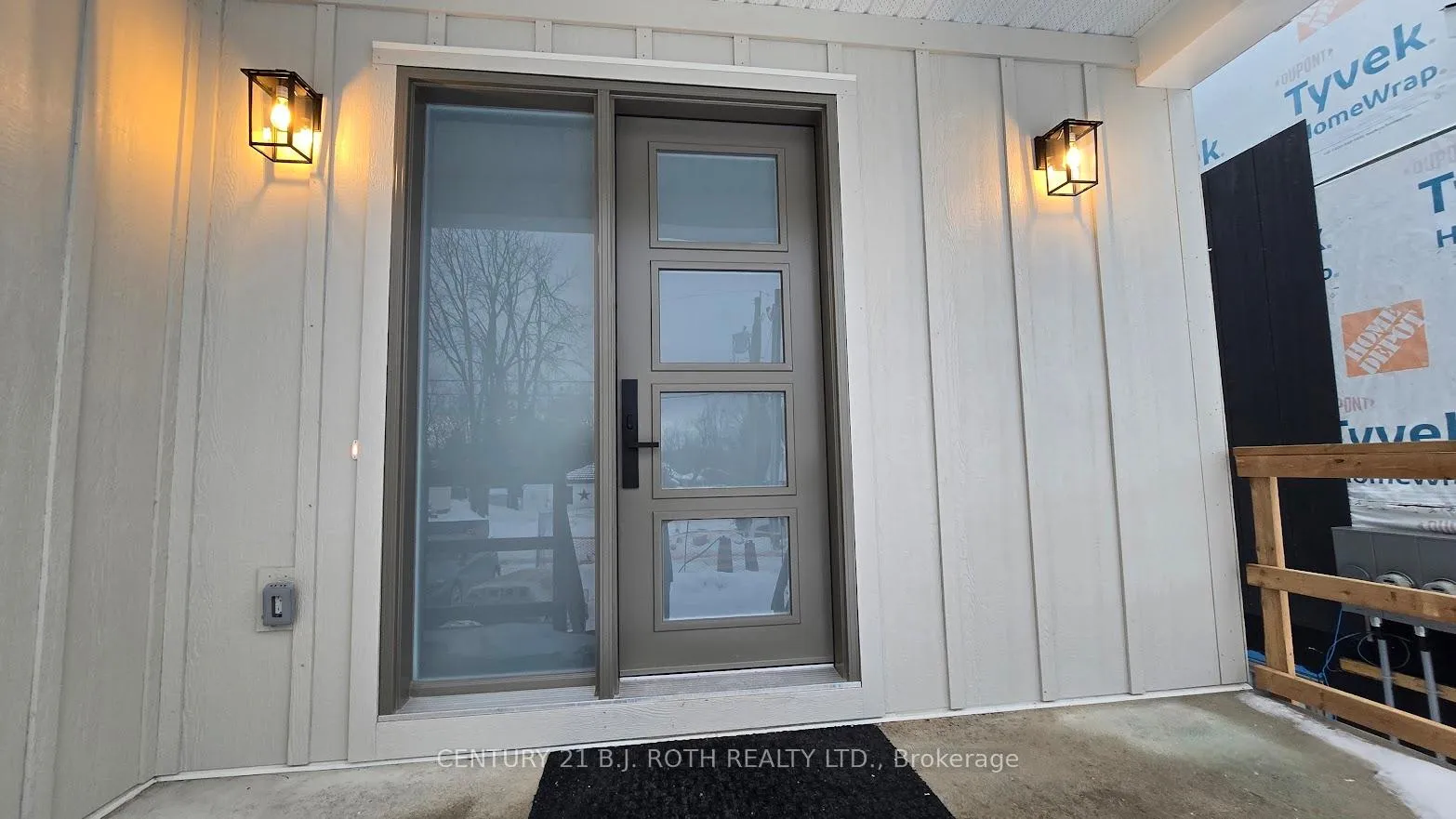 Photo 2 of Unit Upper, 44 Calverley Street, Orillia — HOMEH