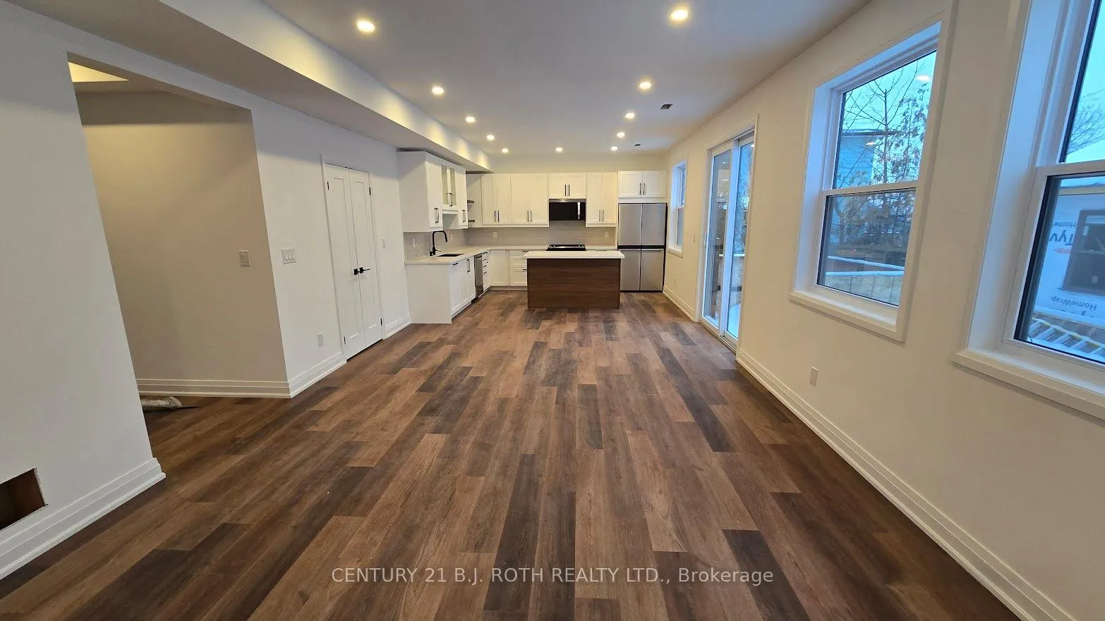 Photo 5 of Unit Upper, 44 Calverley Street, Orillia — HOMEH