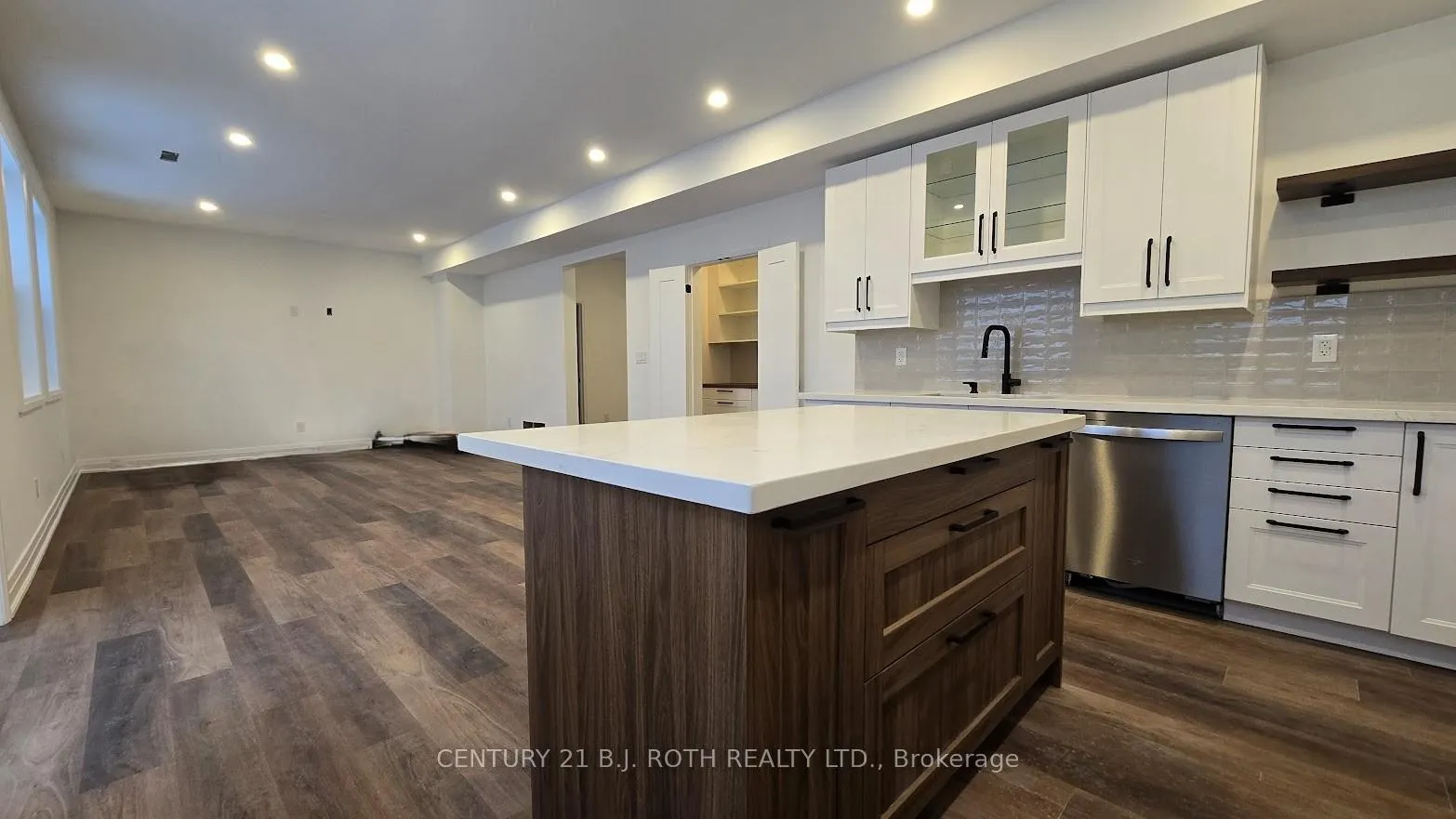 Photo 9 of Unit Upper, 44 Calverley Street, Orillia — HOMEH