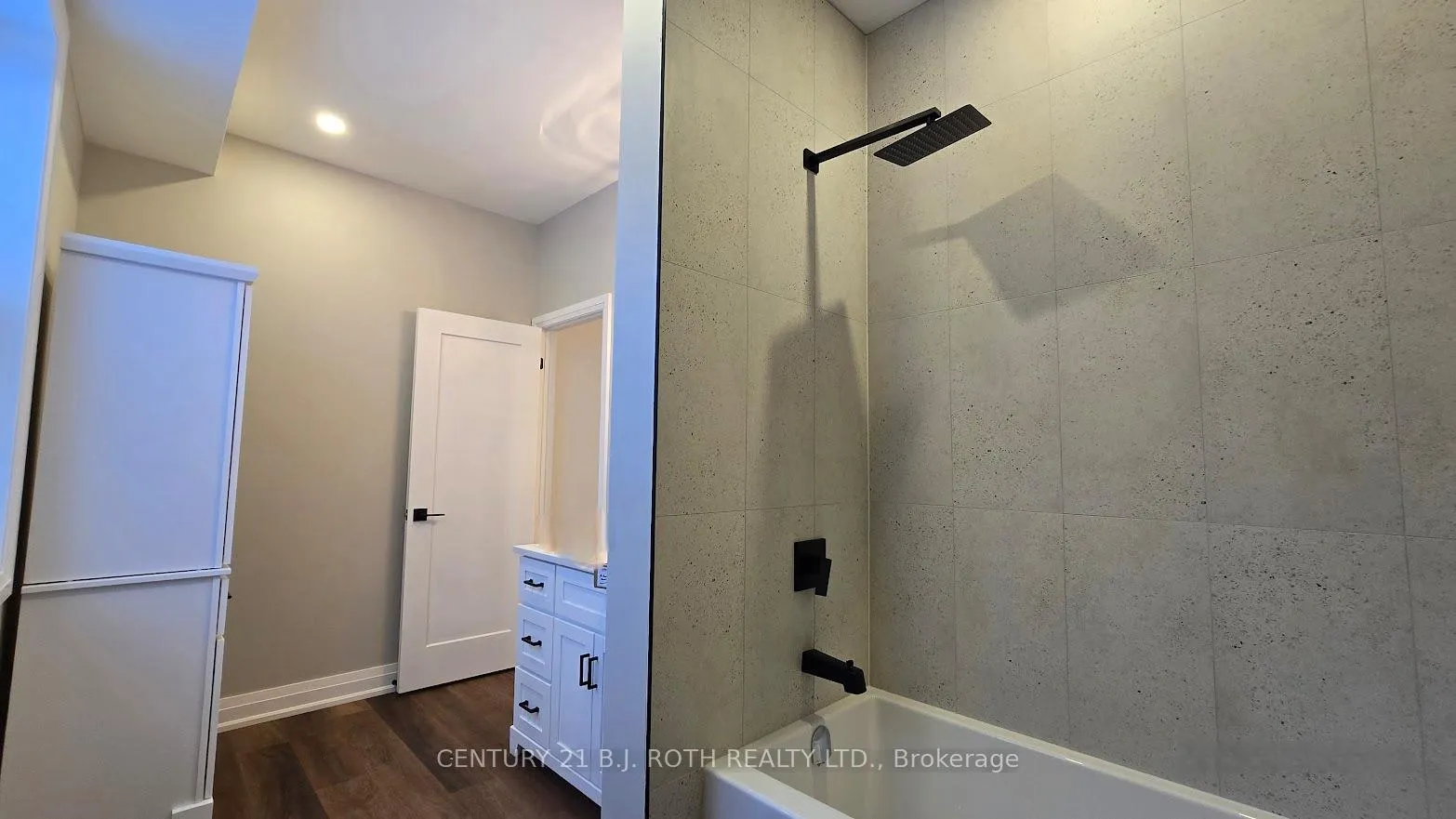 Photo 23 of Unit Upper, 44 Calverley Street, Orillia — HOMEH