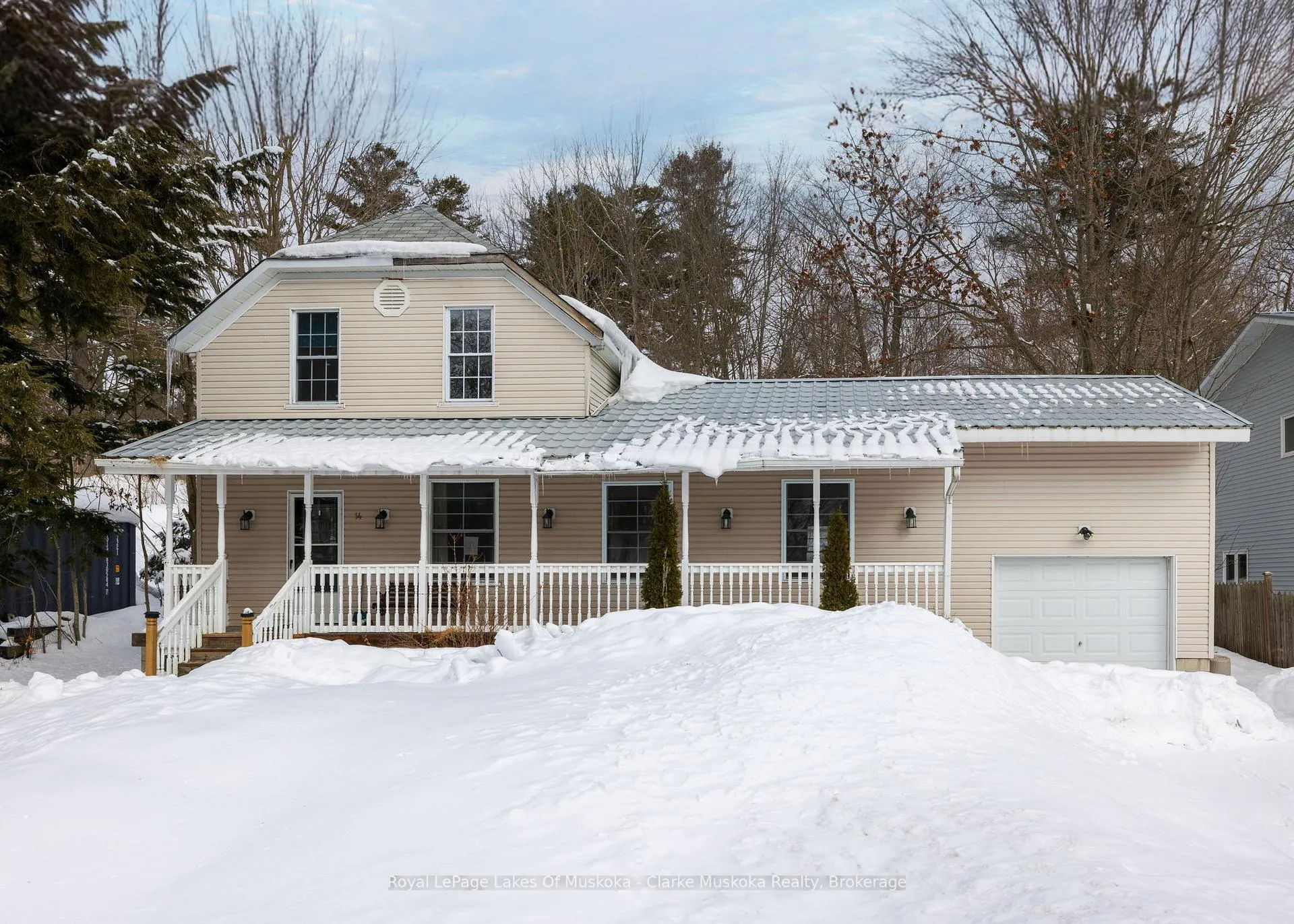 Photo 3 of 14 Glen Avenue, Parry Sound — HOMEH
