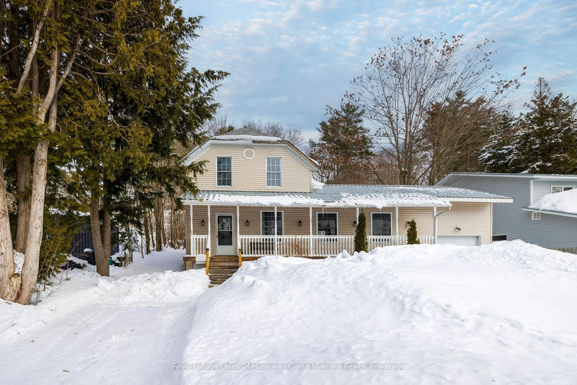Photo 4 of 14 Glen Avenue, Parry Sound — HOMEH