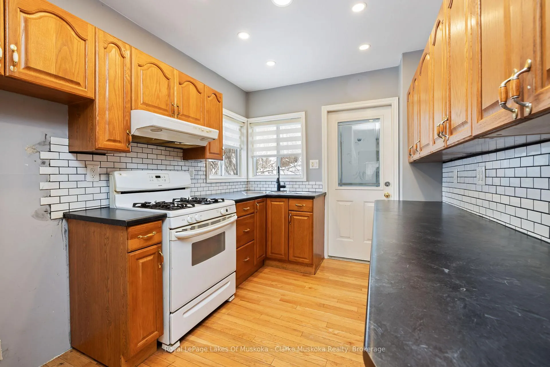 Photo 15 of 14 Glen Avenue, Parry Sound — HOMEH