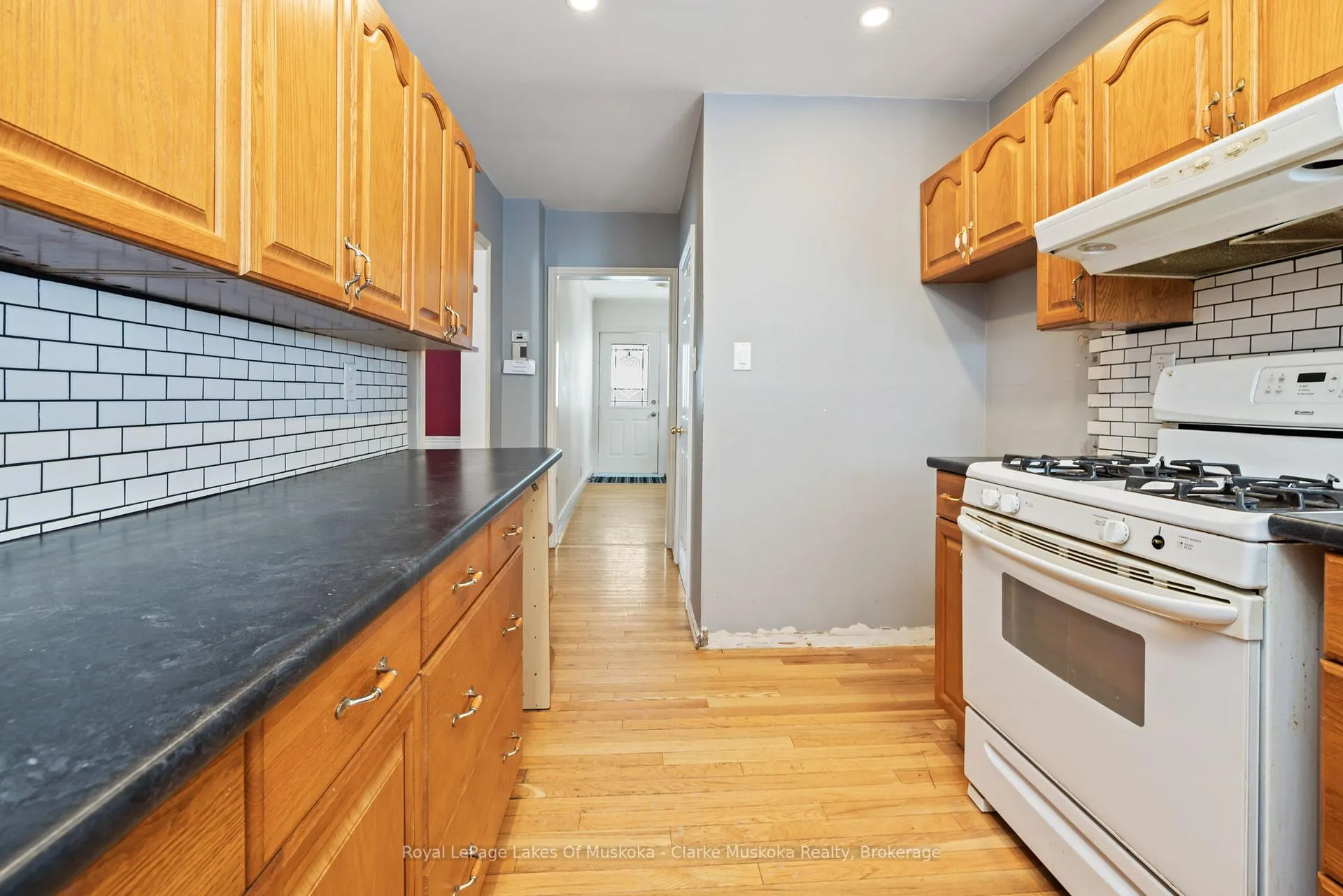Photo 17 of 14 Glen Avenue, Parry Sound — HOMEH