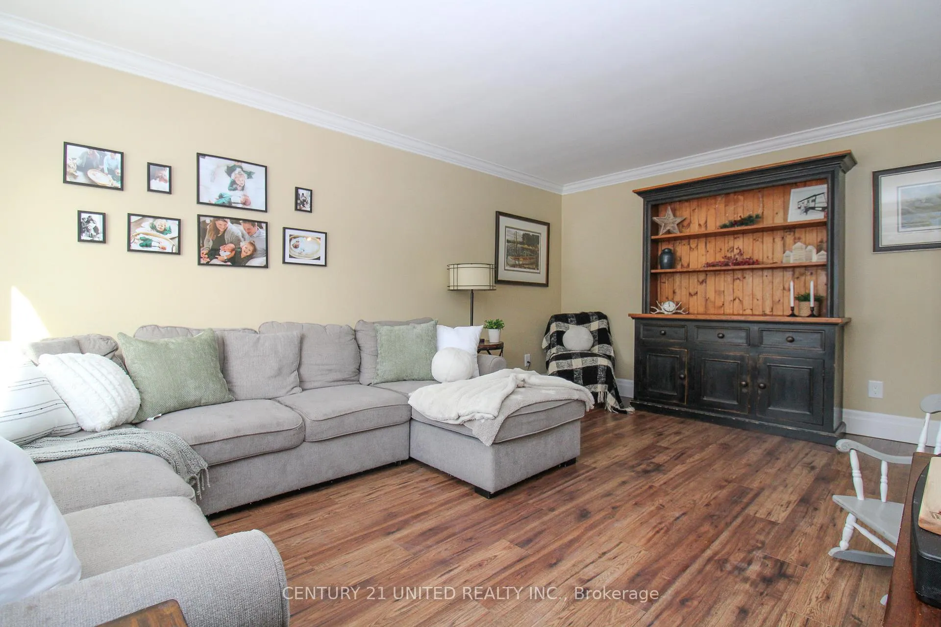 Photo 10 of 1203 Edmison Drive, Peterborough, Northcrest Ward 5 — HOMEH