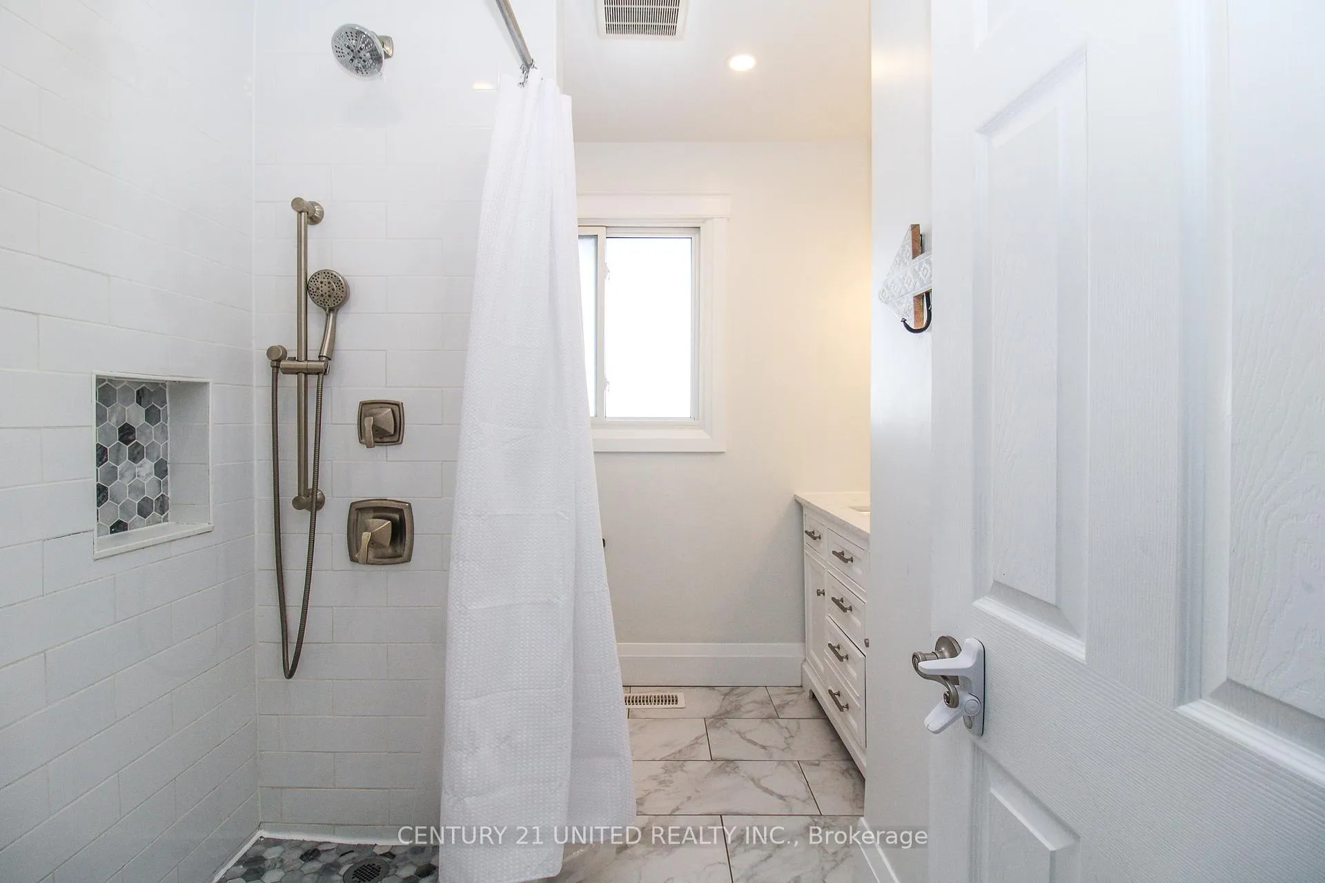 Photo 32 of 1203 Edmison Drive, Peterborough, Northcrest Ward 5 — HOMEH