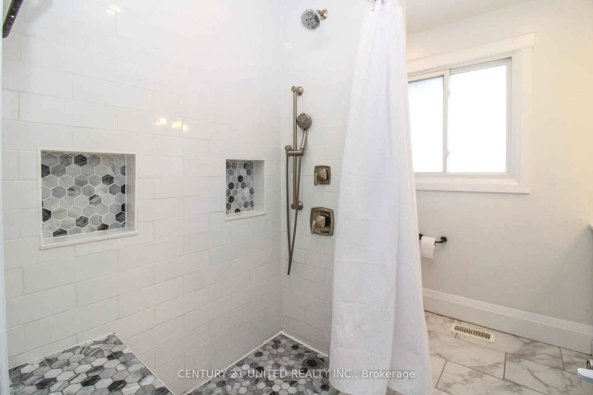 Photo 33 of 1203 Edmison Drive, Peterborough, Northcrest Ward 5 — HOMEH