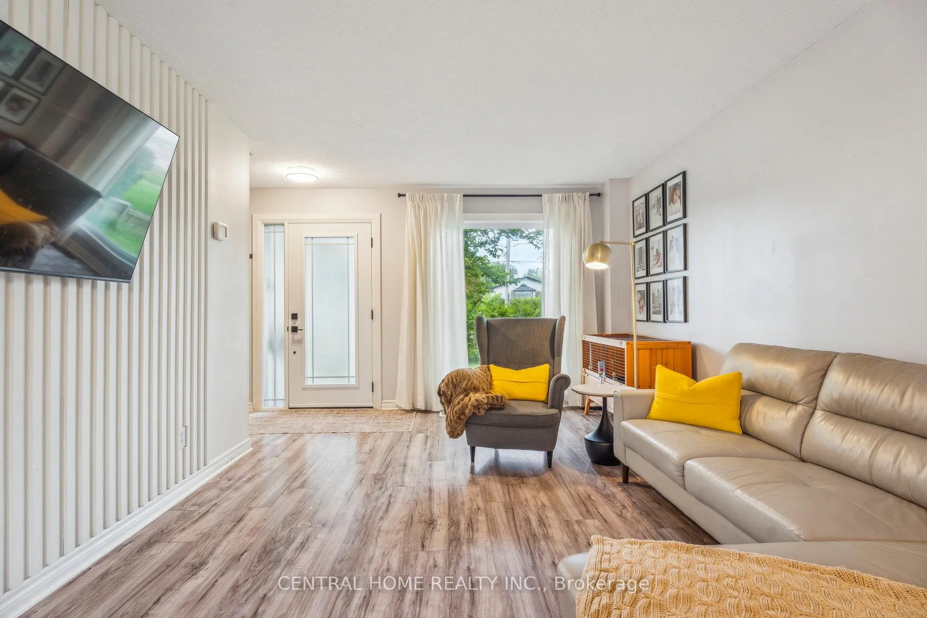 Photo 2 of 50 Metro Road S, Georgina, Keswick North — HOMEH
