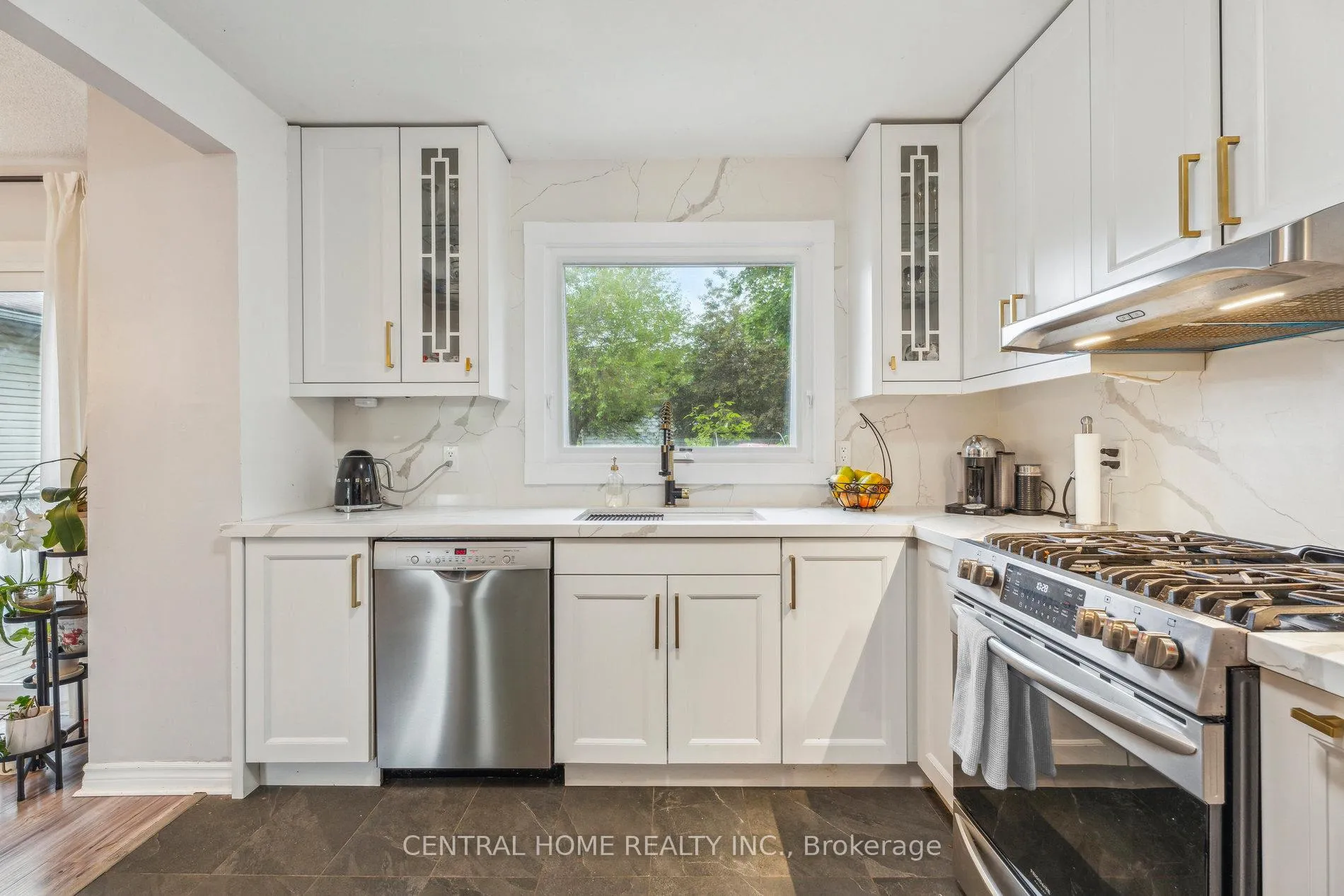 Photo 4 of 50 Metro Road S, Georgina, Keswick North — HOMEH