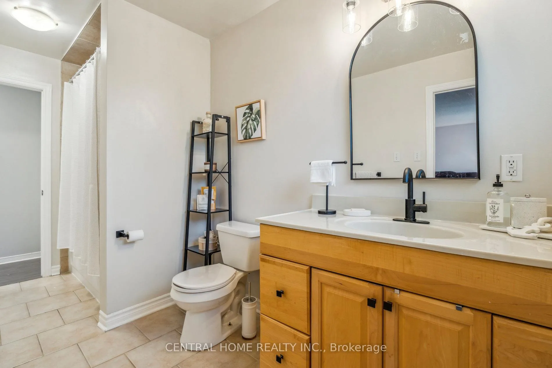 Photo 18 of 50 Metro Road S, Georgina, Keswick North — HOMEH