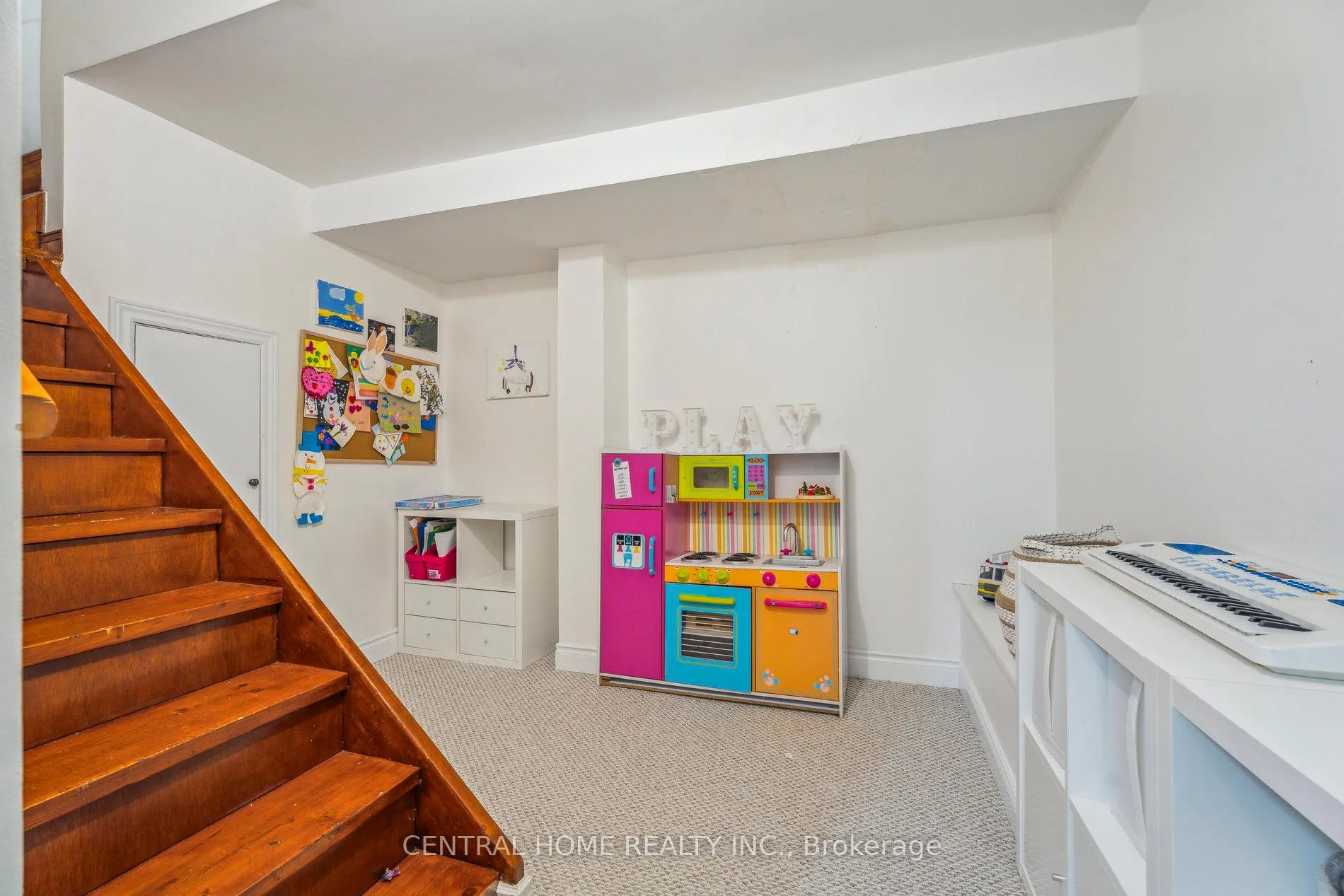 Photo 20 of 50 Metro Road S, Georgina, Keswick North — HOMEH