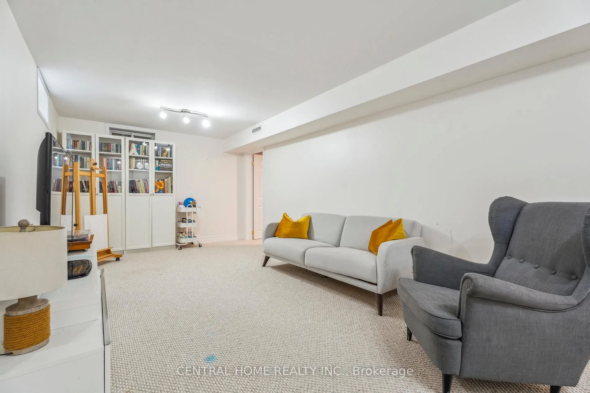 Photo 22 of 50 Metro Road S, Georgina, Keswick North — HOMEH