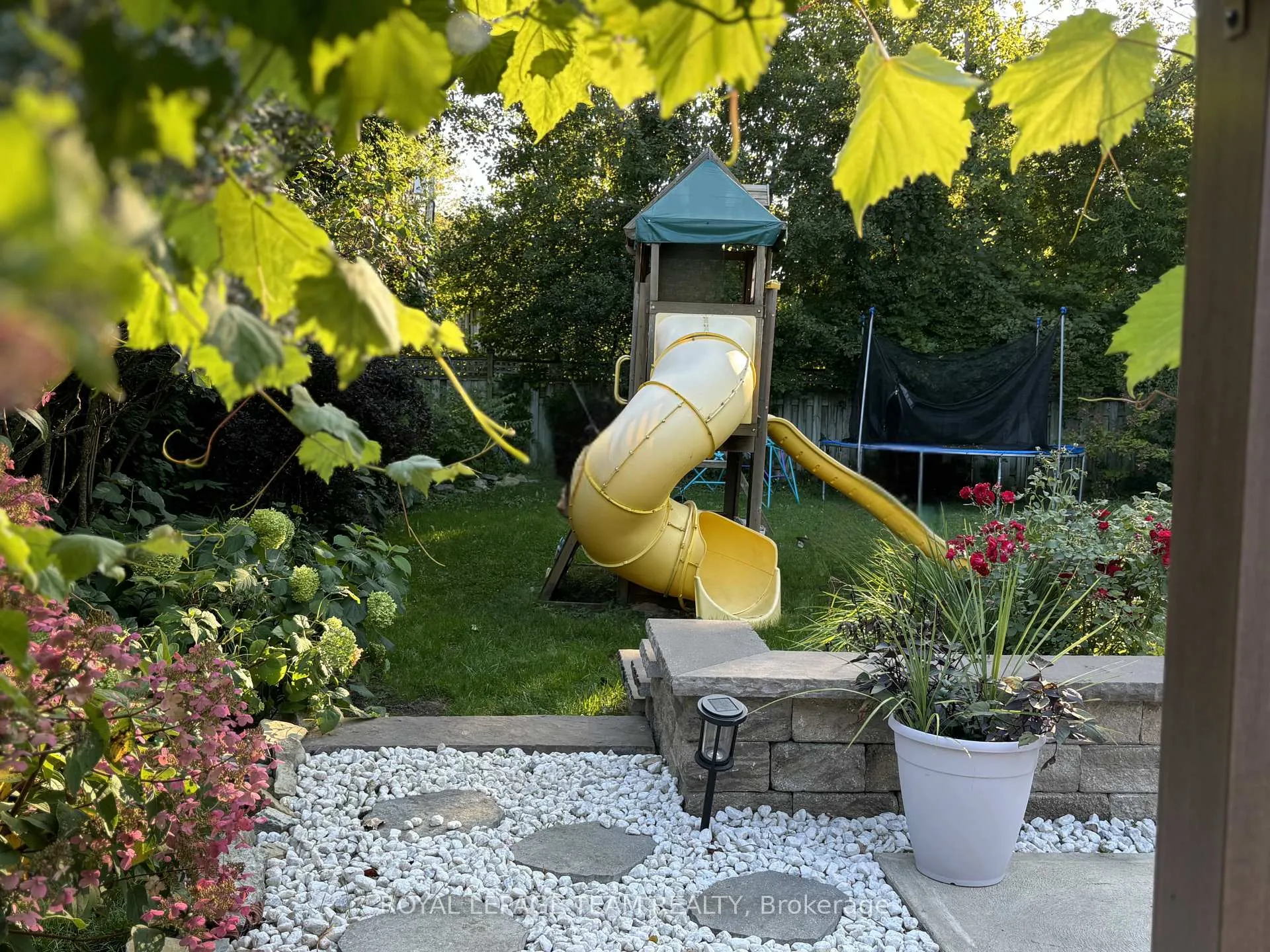 Photo 4 of 6 Stroughton Crescent, Ottawa, Munster — HOMEH