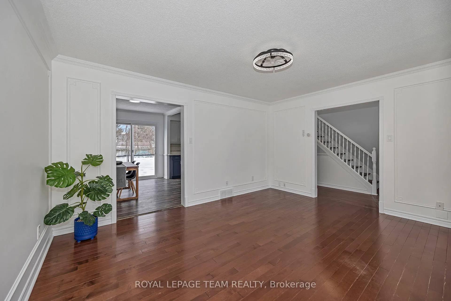 Photo 12 of 6 Stroughton Crescent, Ottawa, Munster — HOMEH