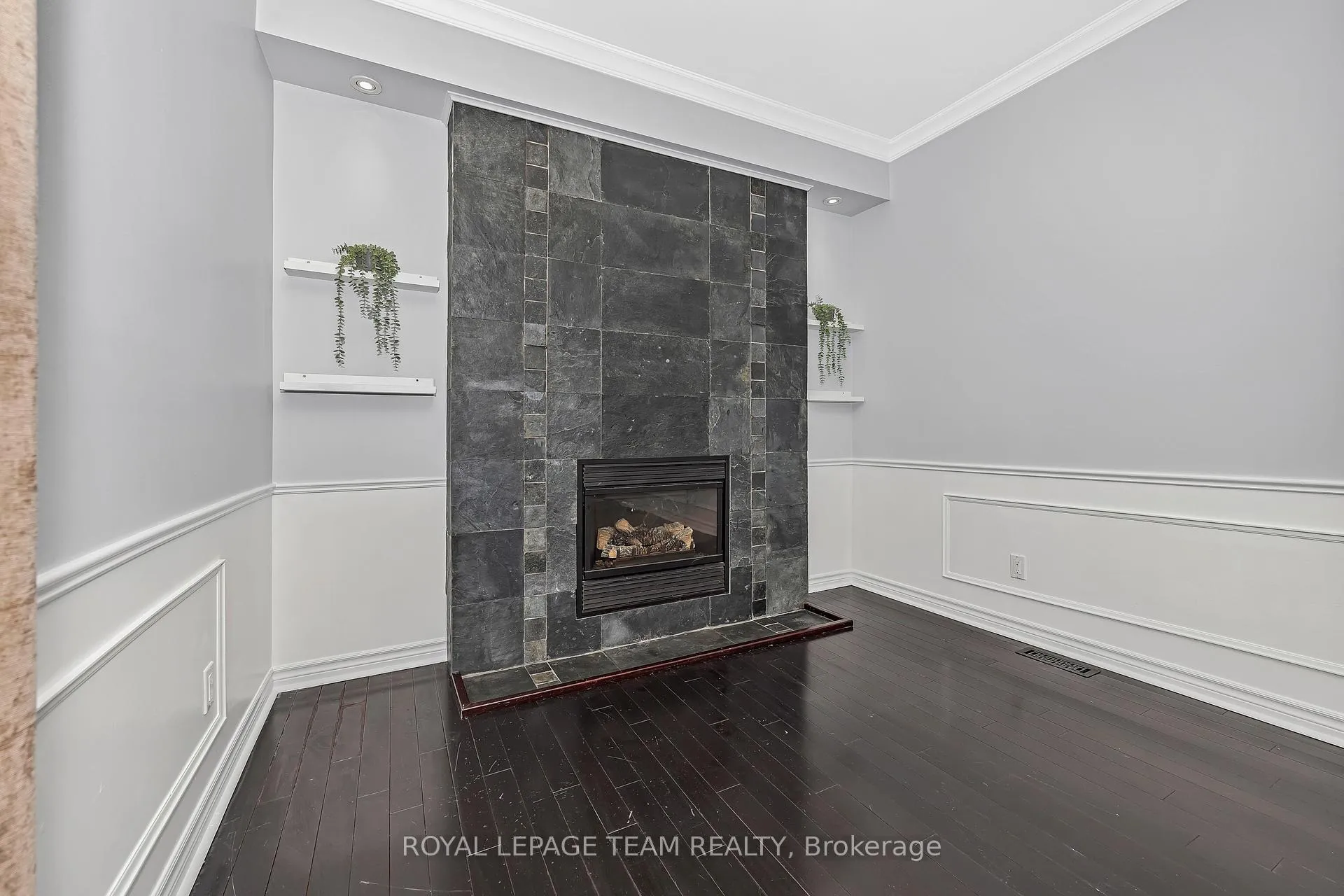 Photo 24 of 6 Stroughton Crescent, Ottawa, Munster — HOMEH