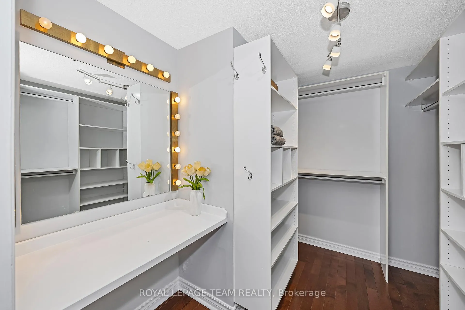 Photo 32 of 6 Stroughton Crescent, Ottawa, Munster — HOMEH