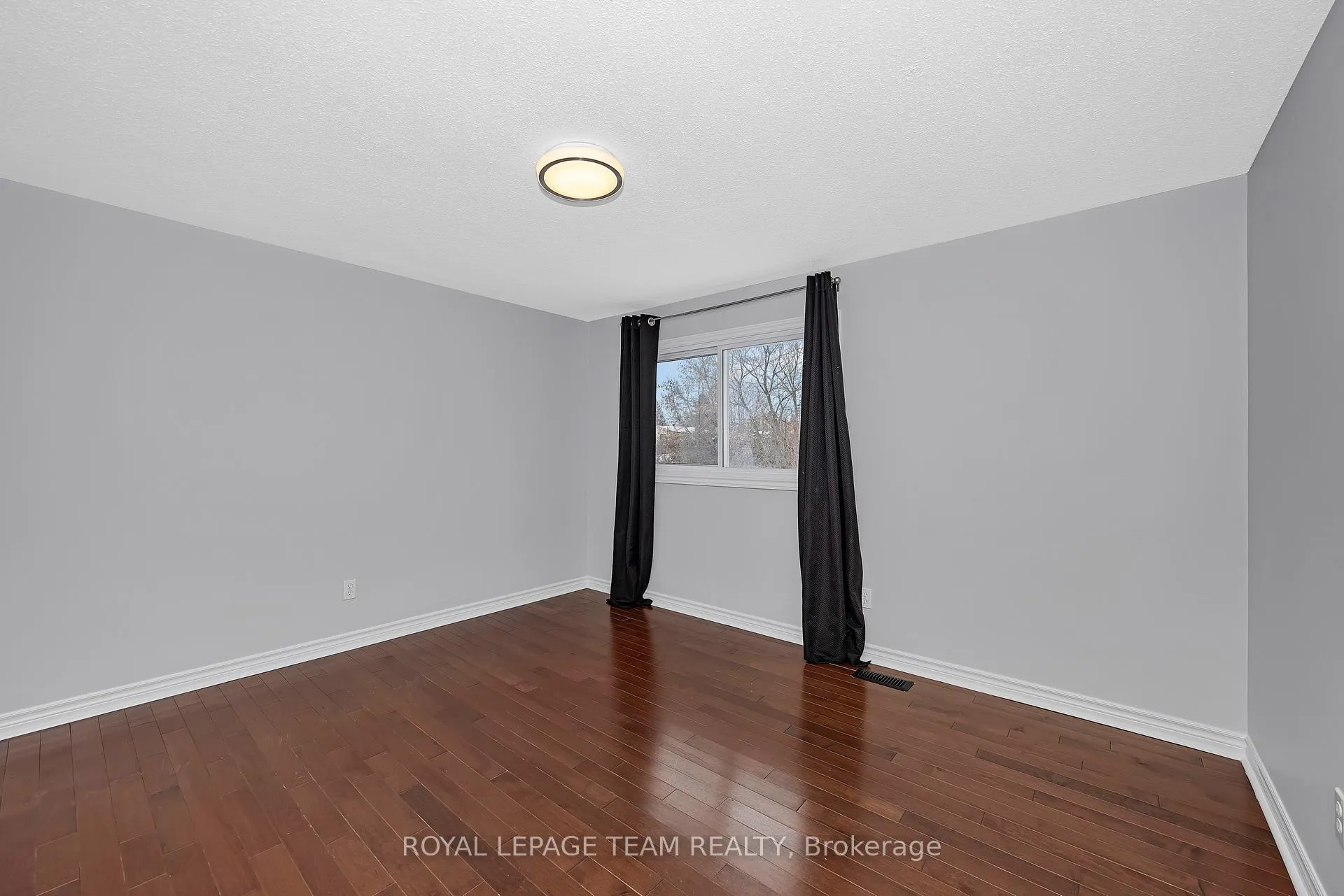 Photo 35 of 6 Stroughton Crescent, Ottawa, Munster — HOMEH