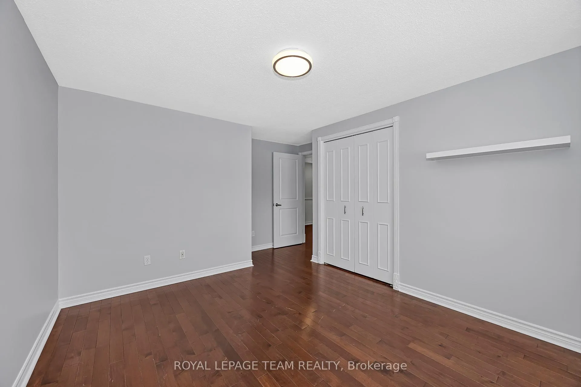 Photo 38 of 6 Stroughton Crescent, Ottawa, Munster — HOMEH