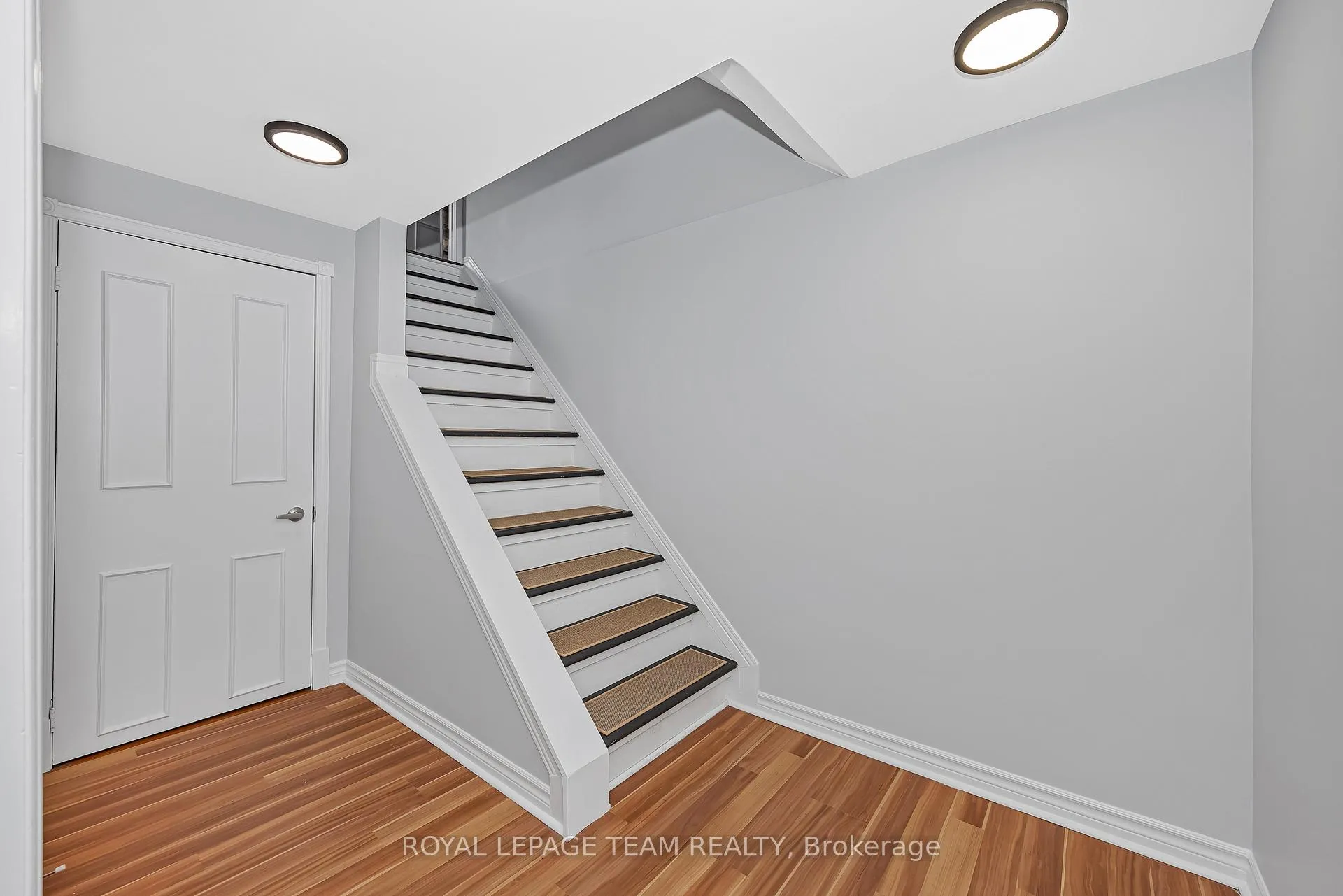 Photo 40 of 6 Stroughton Crescent, Ottawa, Munster — HOMEH