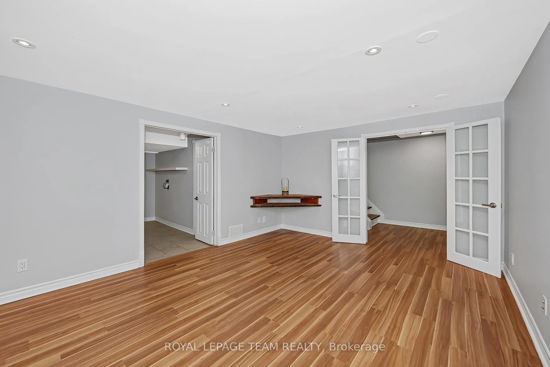 Photo 41 of 6 Stroughton Crescent, Ottawa, Munster — HOMEH