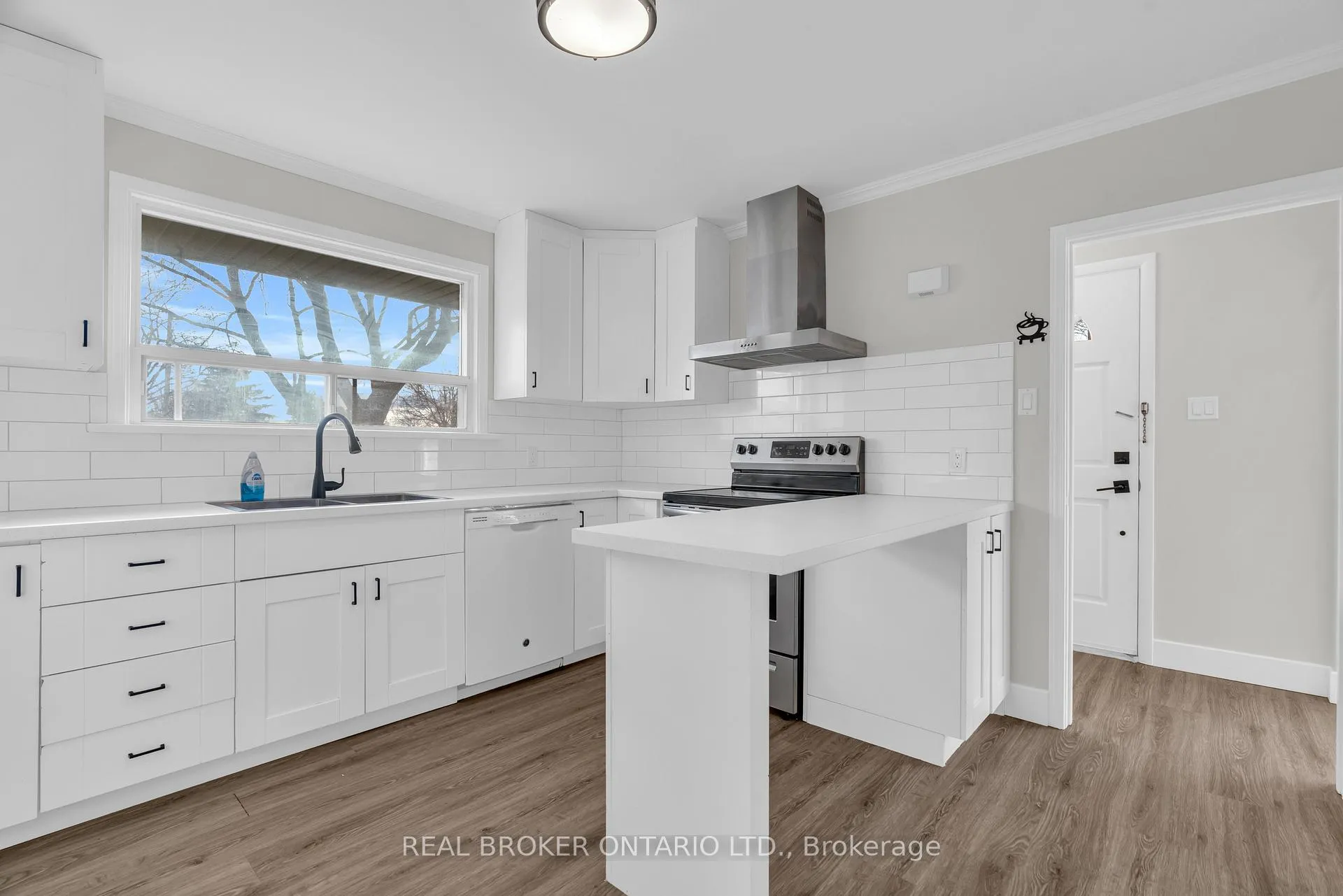 Photo 11 of 220 Bruce Street, Kitchener — HOMEH