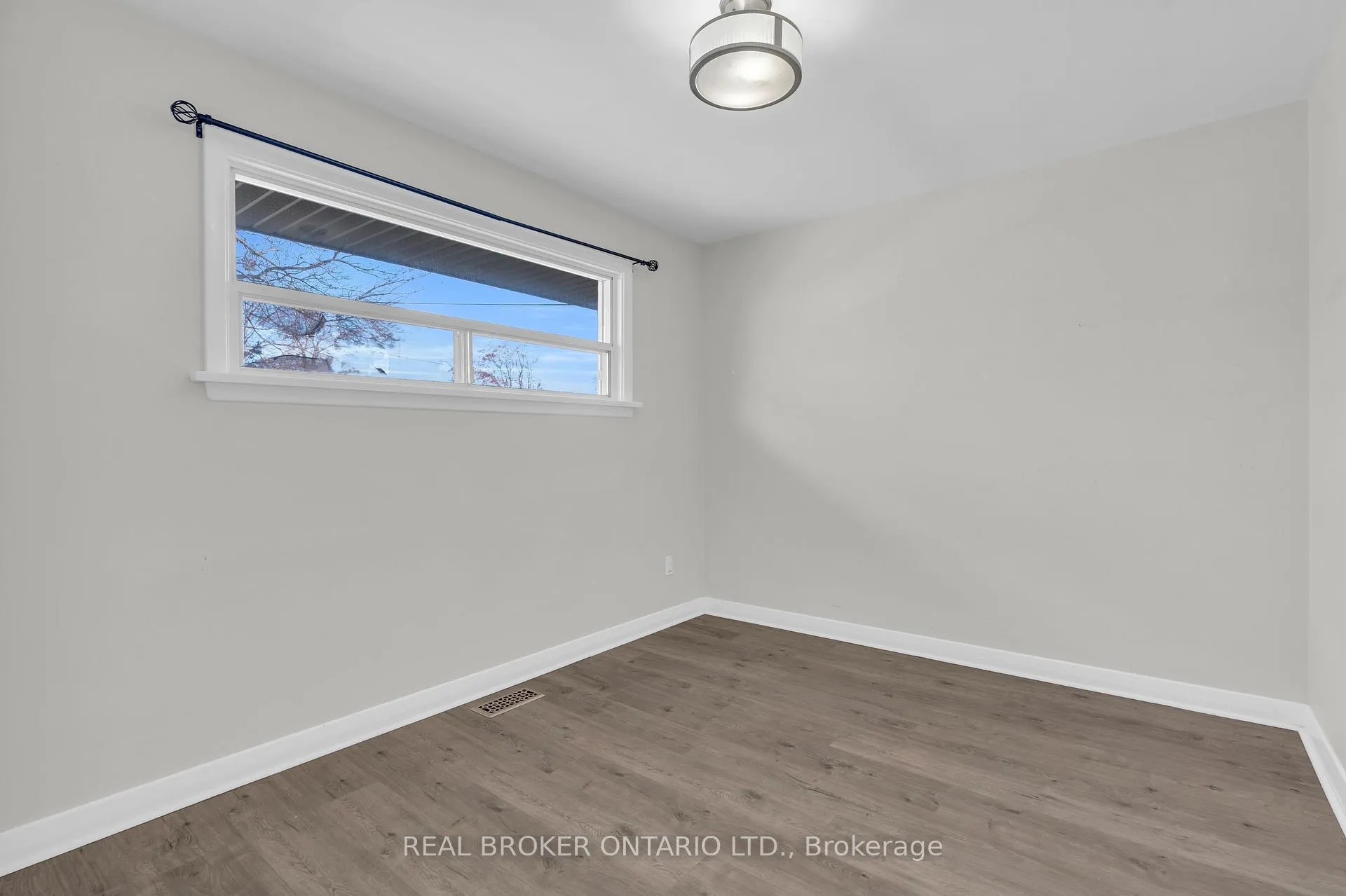 Photo 24 of 220 Bruce Street, Kitchener — HOMEH