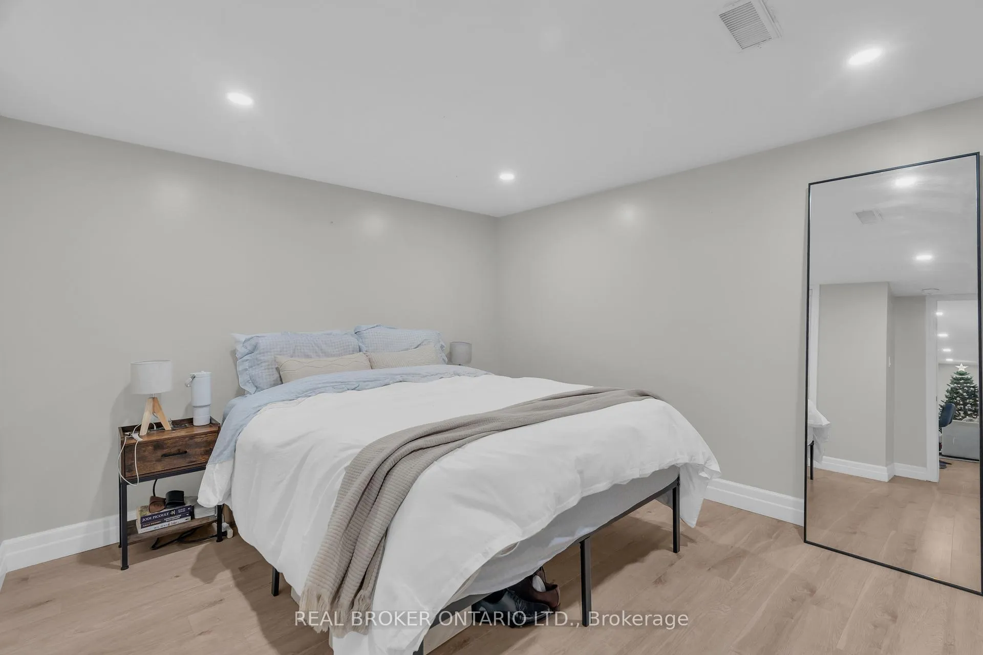 Photo 36 of 220 Bruce Street, Kitchener — HOMEH