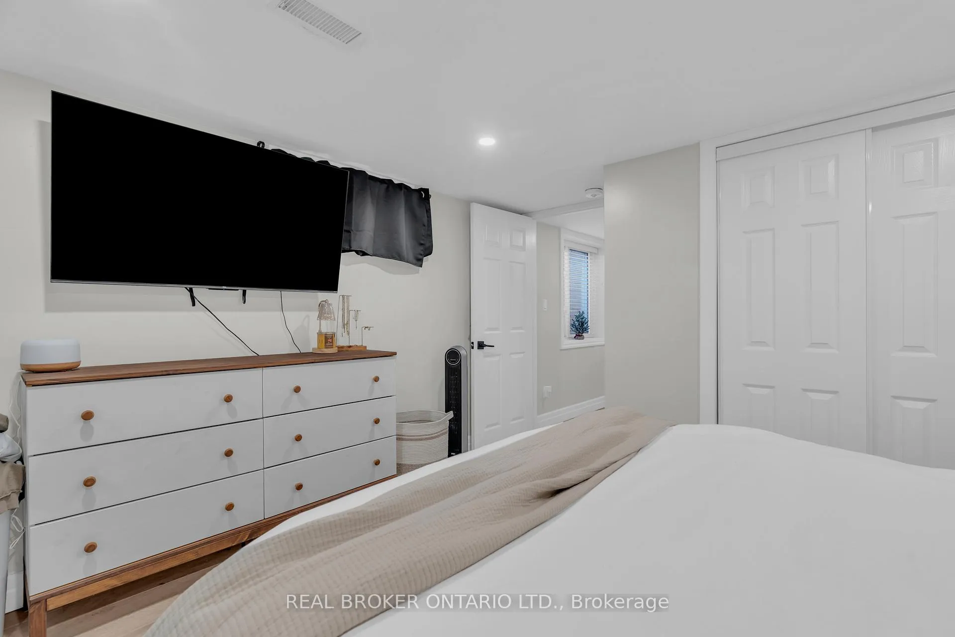 Photo 37 of 220 Bruce Street, Kitchener — HOMEH