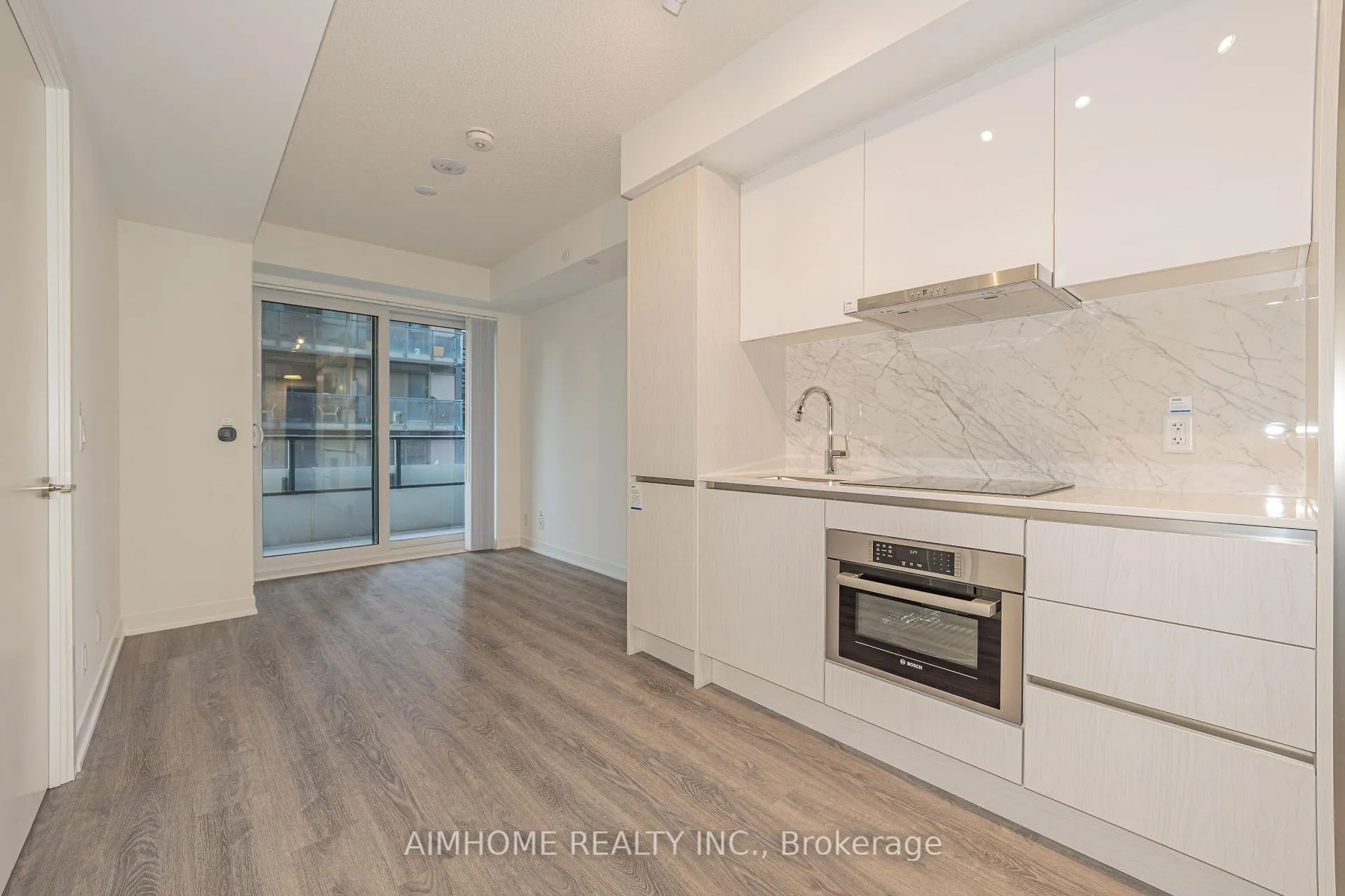 Photo 3 of Unit 718, 180 Front Street E, Toronto, Moss Park — HOMEH