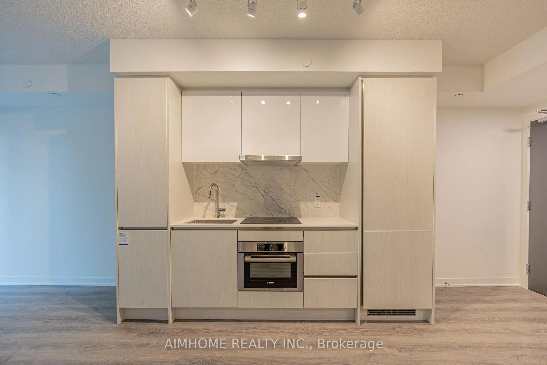 Photo 5 of Unit 718, 180 Front Street E, Toronto, Moss Park — HOMEH