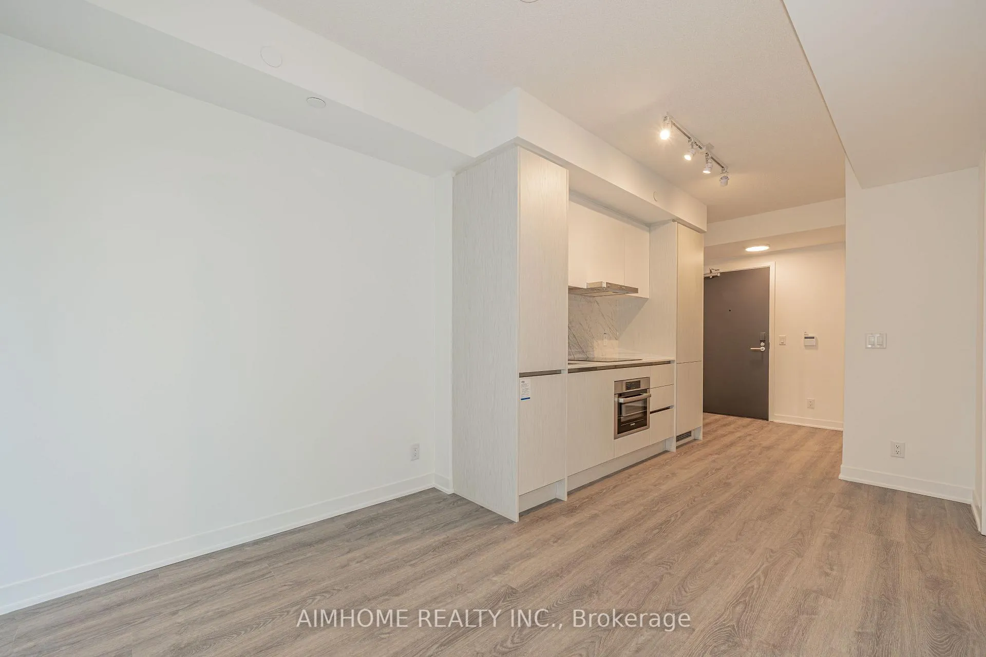 Photo 6 of Unit 718, 180 Front Street E, Toronto, Moss Park — HOMEH