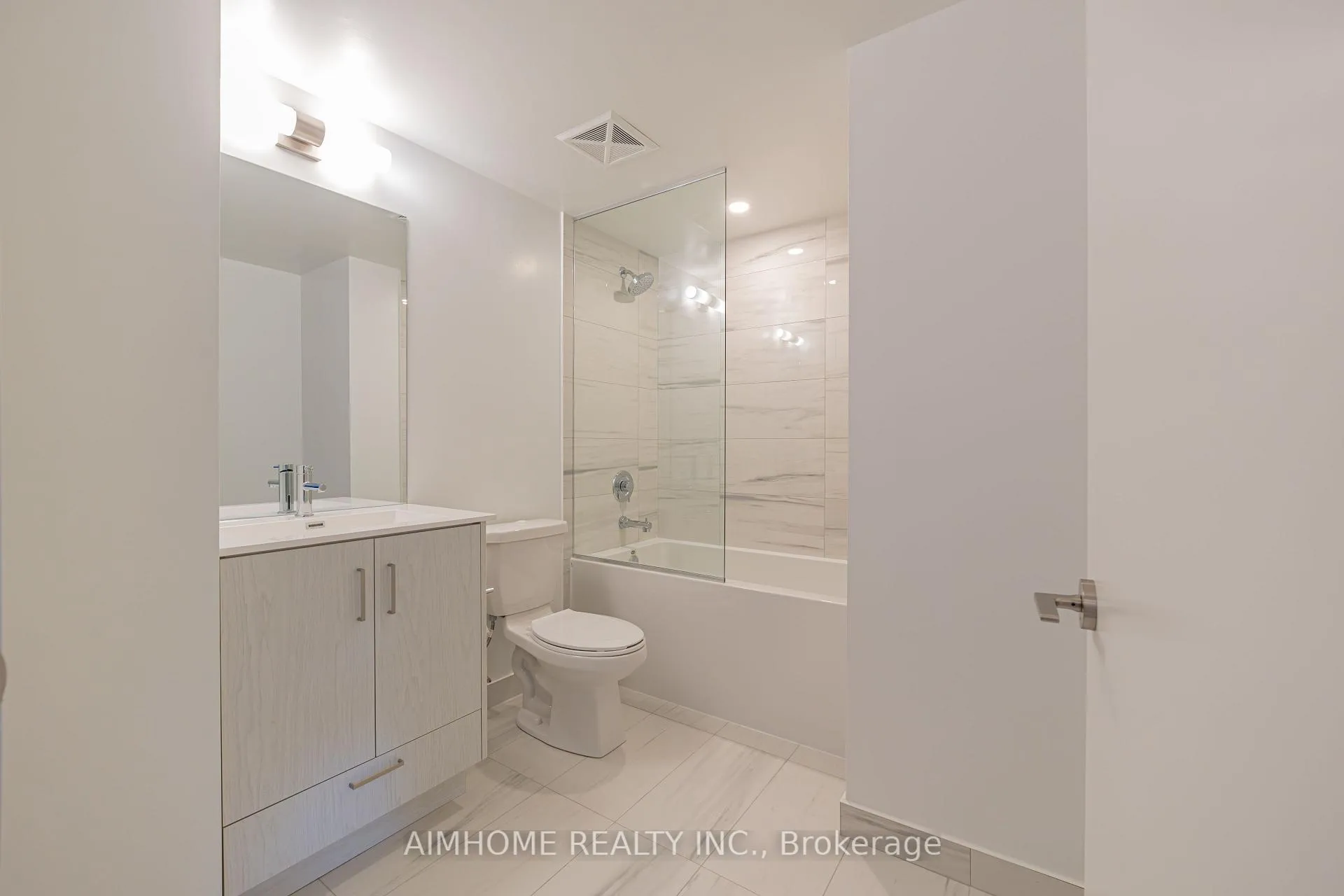 Photo 14 of Unit 718, 180 Front Street E, Toronto, Moss Park — HOMEH