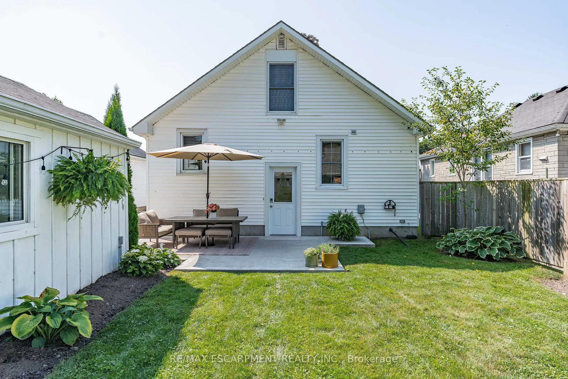 Photo 34 of 17 Davis Street W, Norfolk, Simcoe — HOMEH