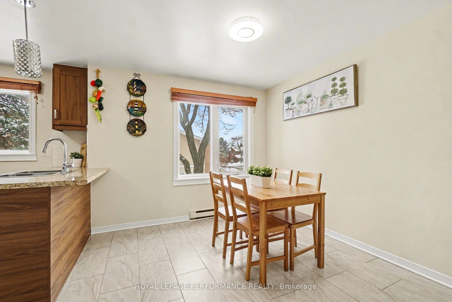 Photo 19 of 1931 Ashmont Street, Ottawa, Chapel Hill — HOMEH